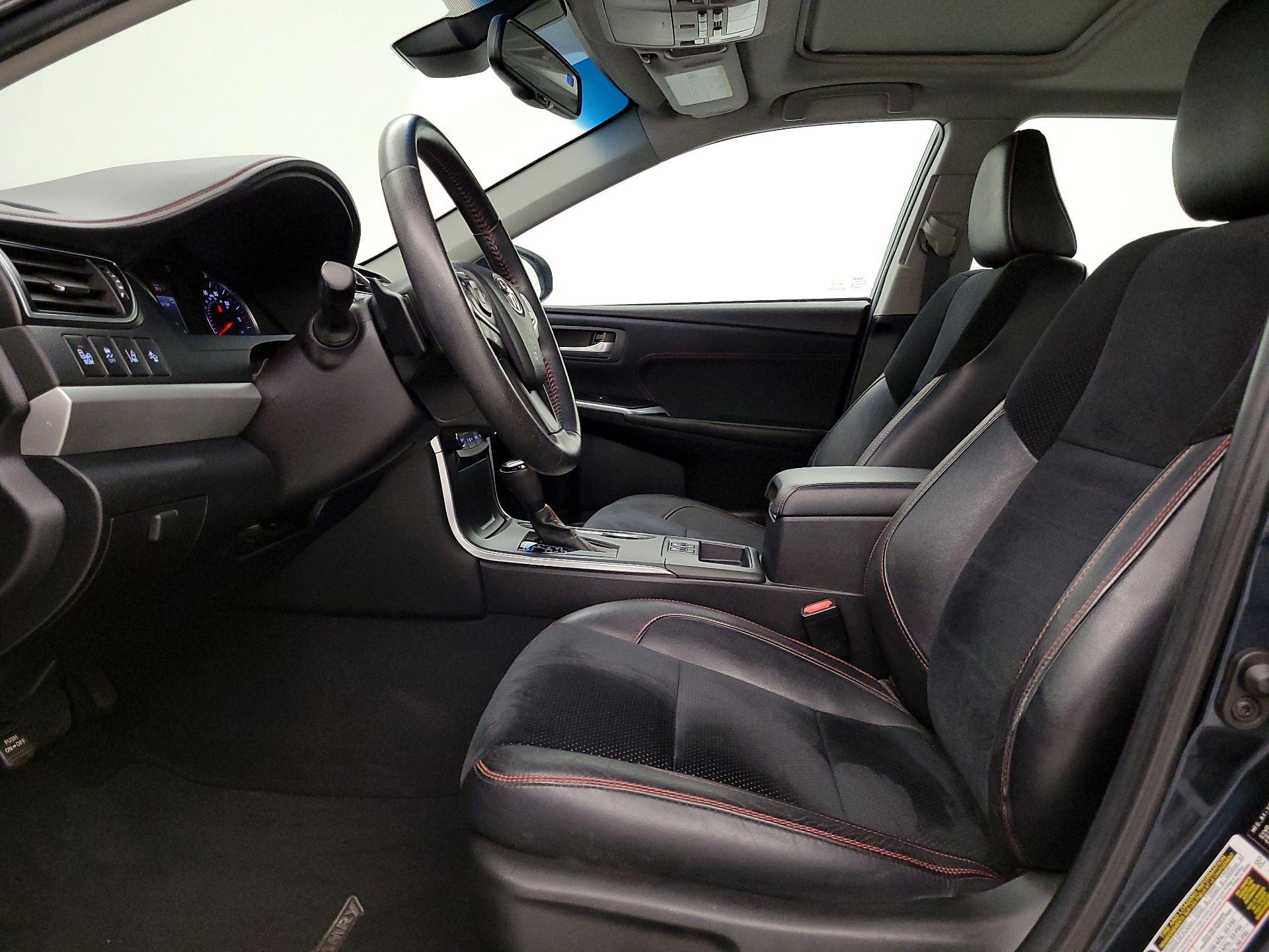 Thumbnail: 2015 Toyota Camry - 11