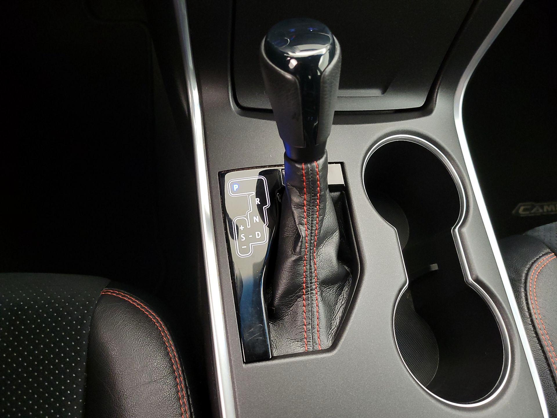 Thumbnail: 2015 Toyota Camry - 18