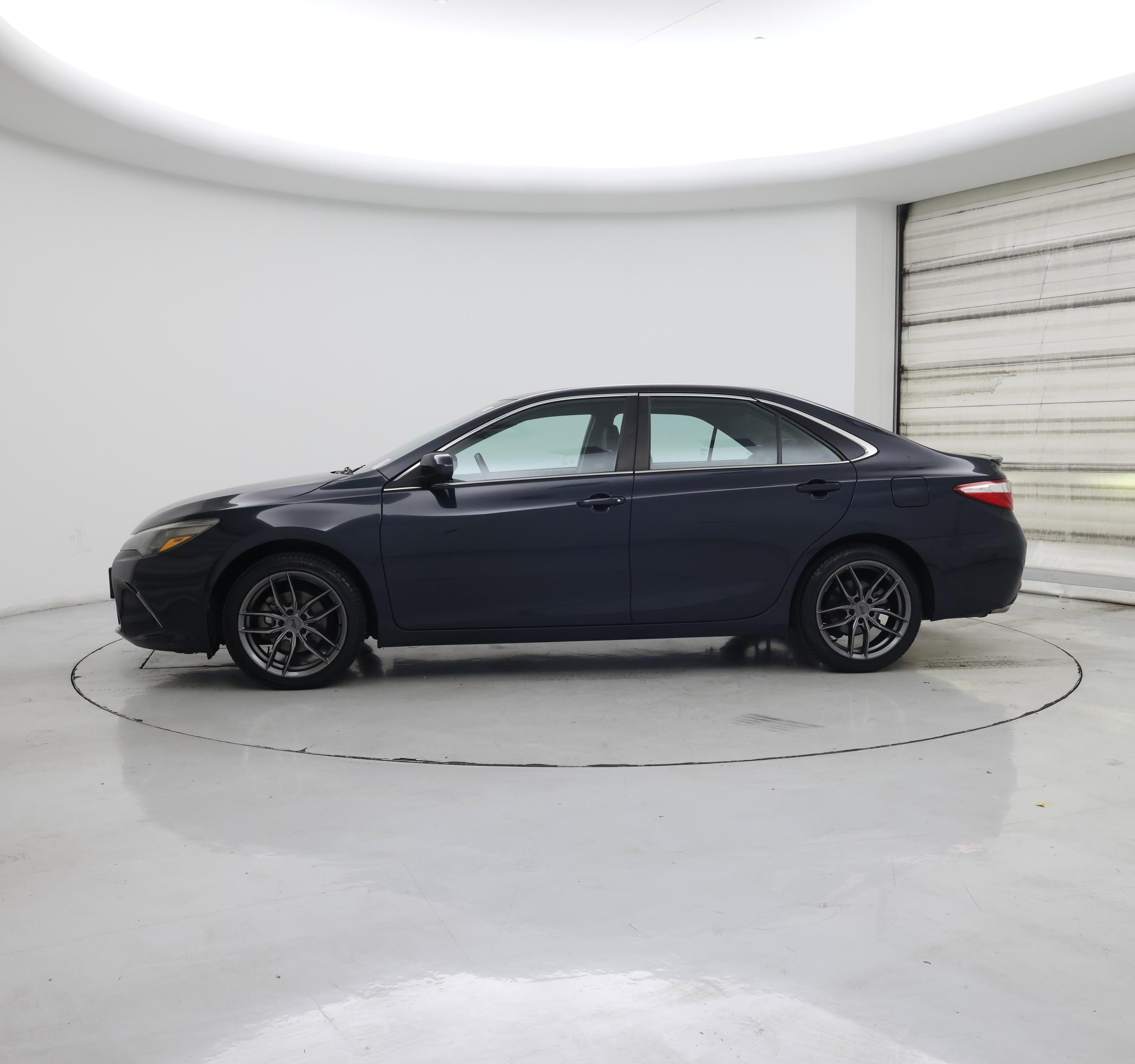 Thumbnail: 2015 Toyota Camry - 3