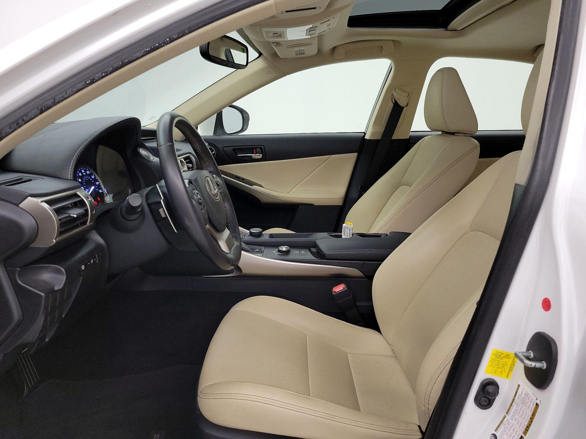 Thumbnail: 2016 Lexus IS - 11