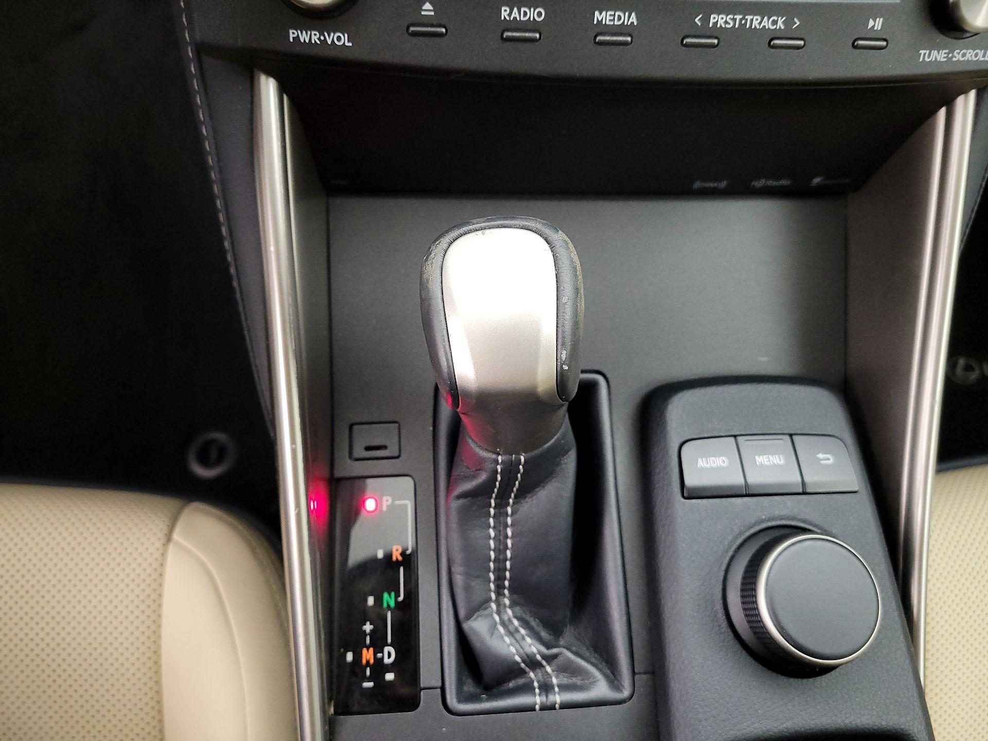 Thumbnail: 2016 Lexus IS - 17