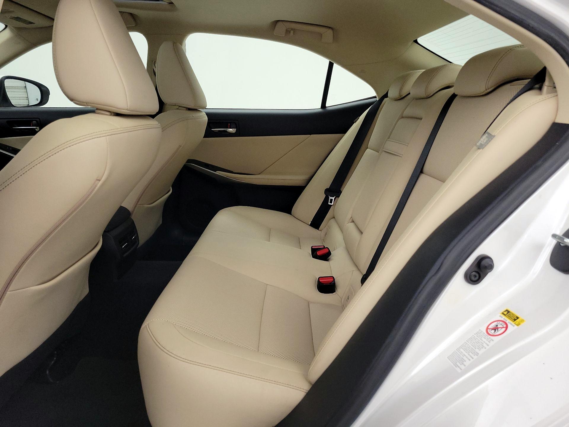 Thumbnail: 2016 Lexus IS - 19