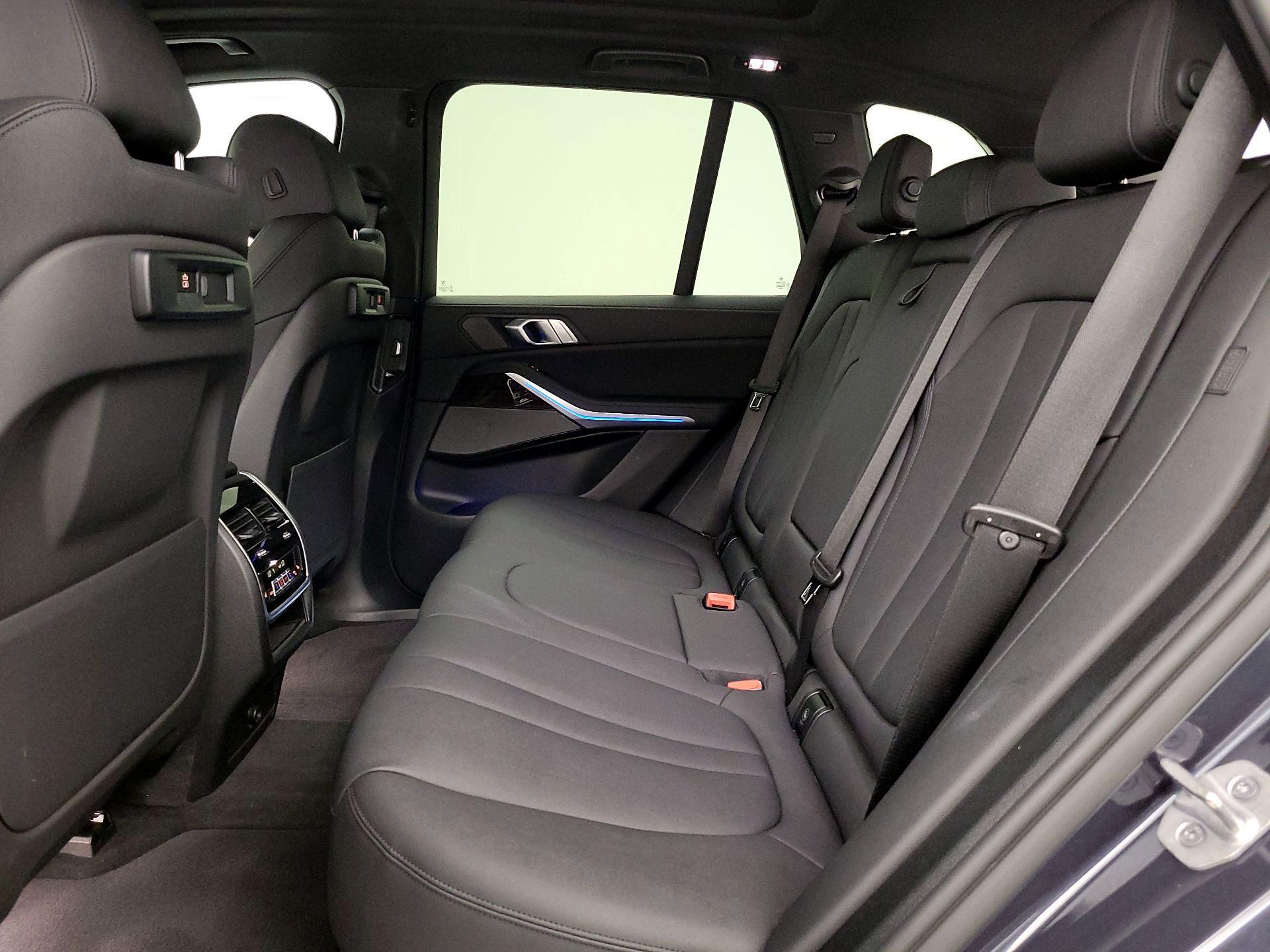Thumbnail: 2021 BMW X5 - 18