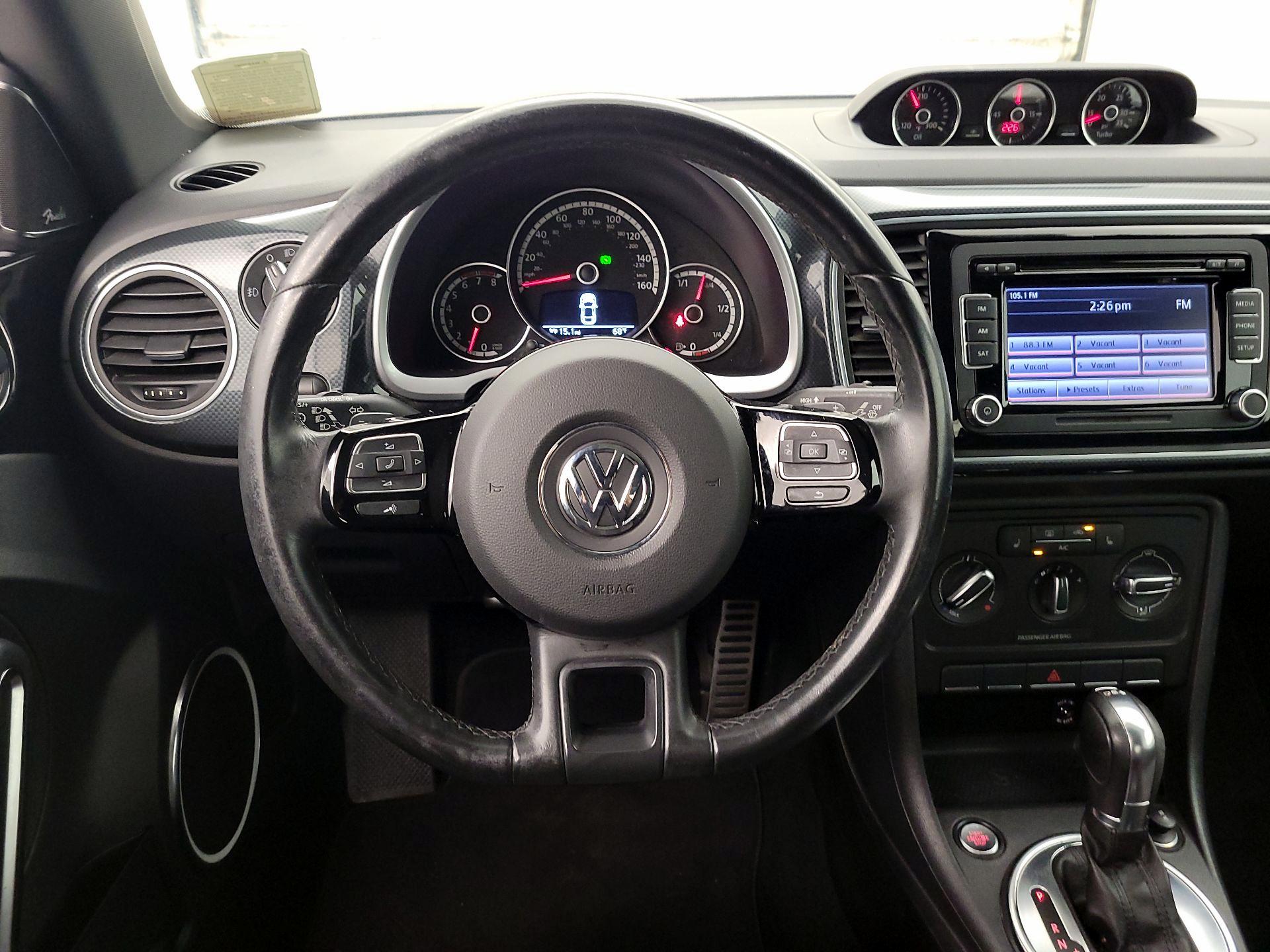 Thumbnail: 2014 Volkswagen Beetle - 10