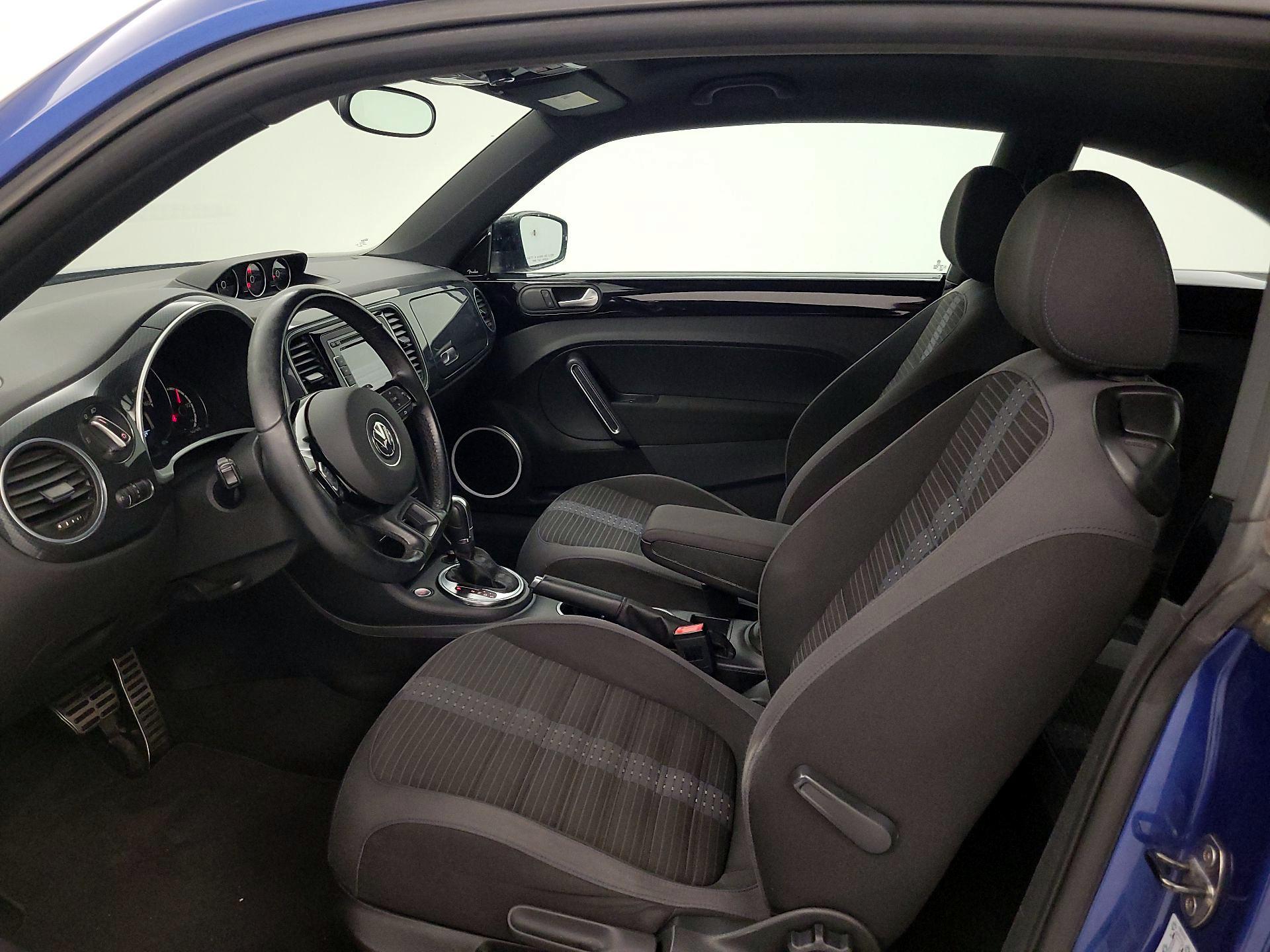 Thumbnail: 2014 Volkswagen Beetle - 11