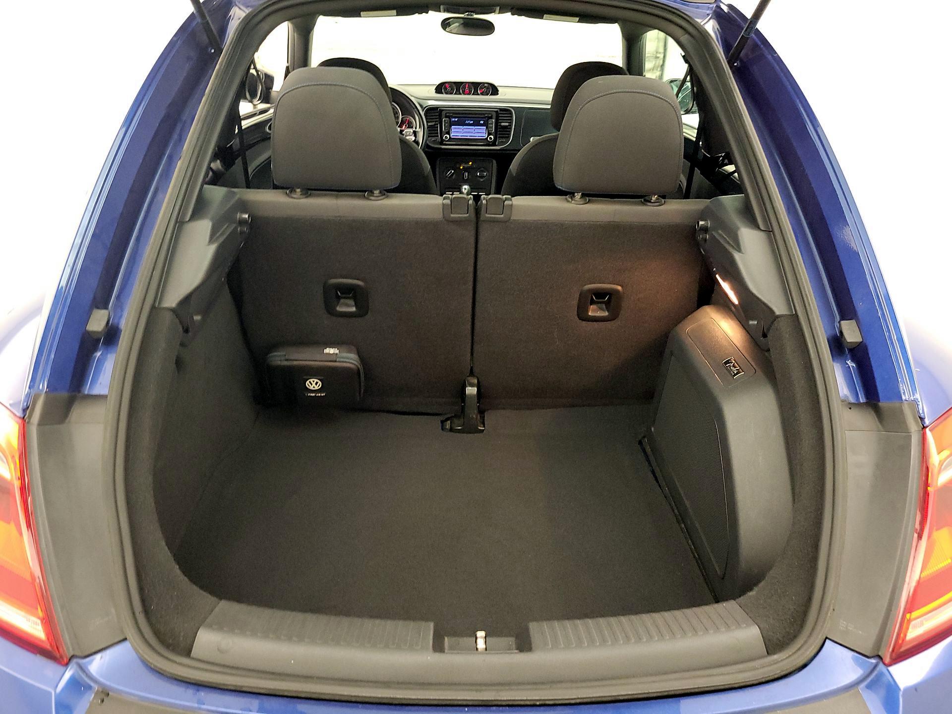 Thumbnail: 2014 Volkswagen Beetle - 20