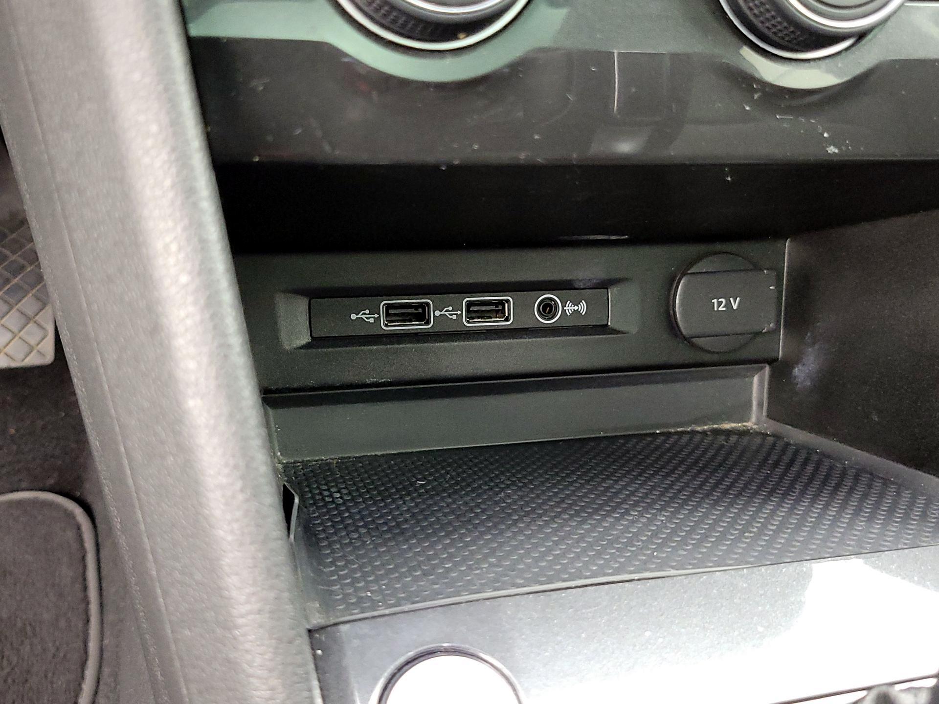 Thumbnail: 2019 Volkswagen Tiguan - 19