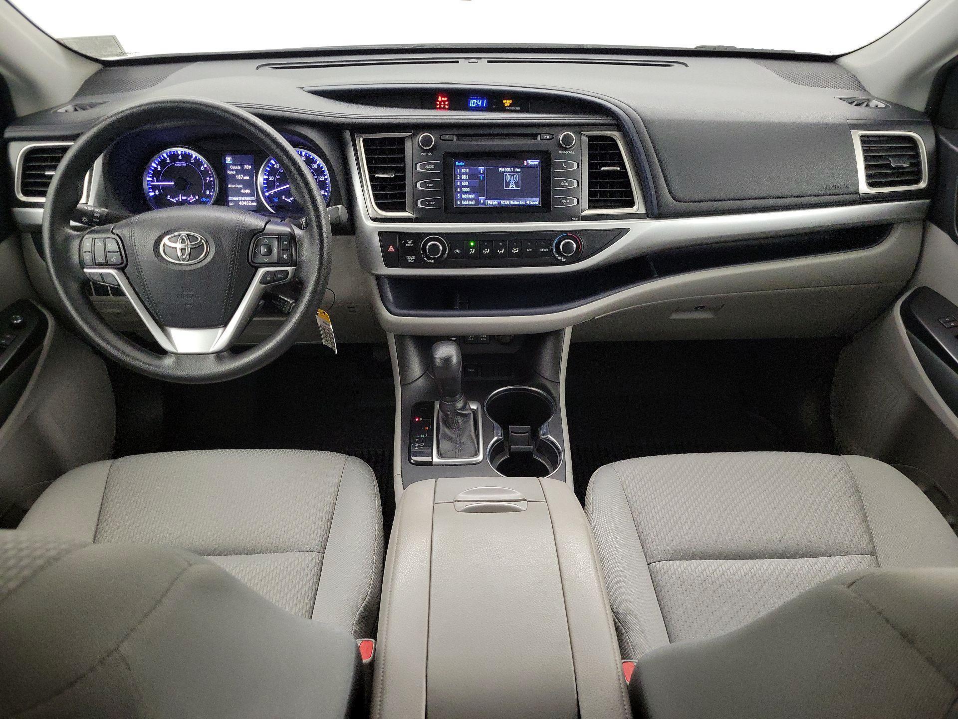 Thumbnail: 2019 Toyota Highlander - 9