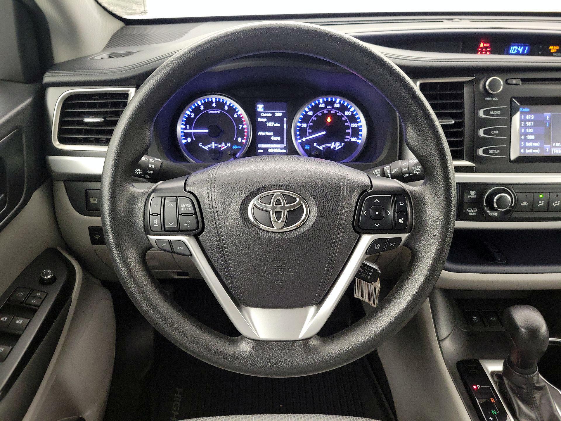 Thumbnail: 2019 Toyota Highlander - 10