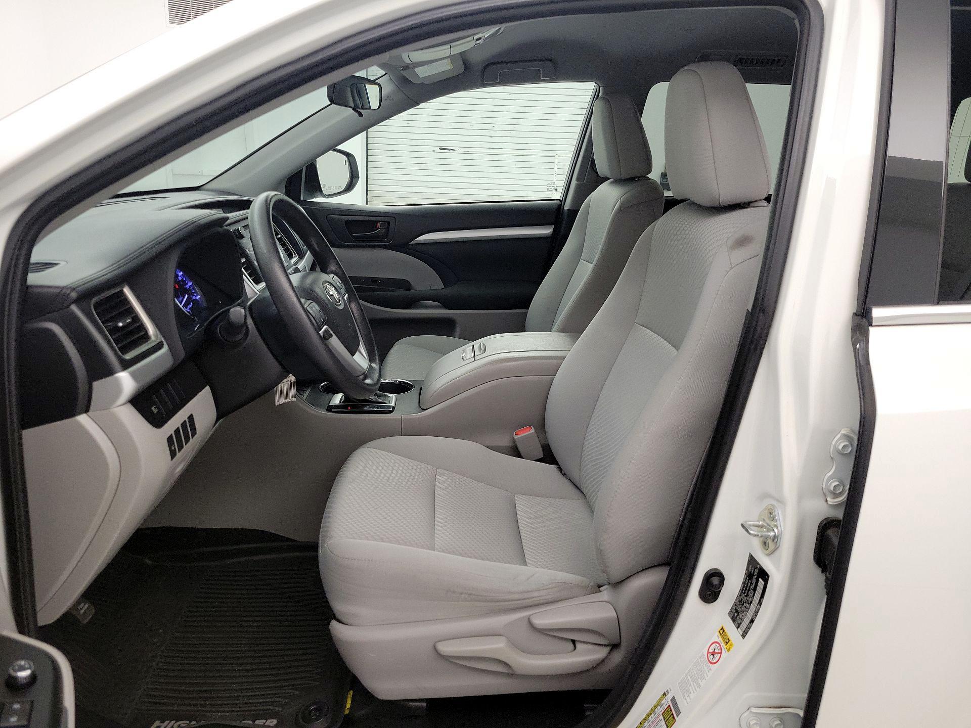 Thumbnail: 2019 Toyota Highlander - 11