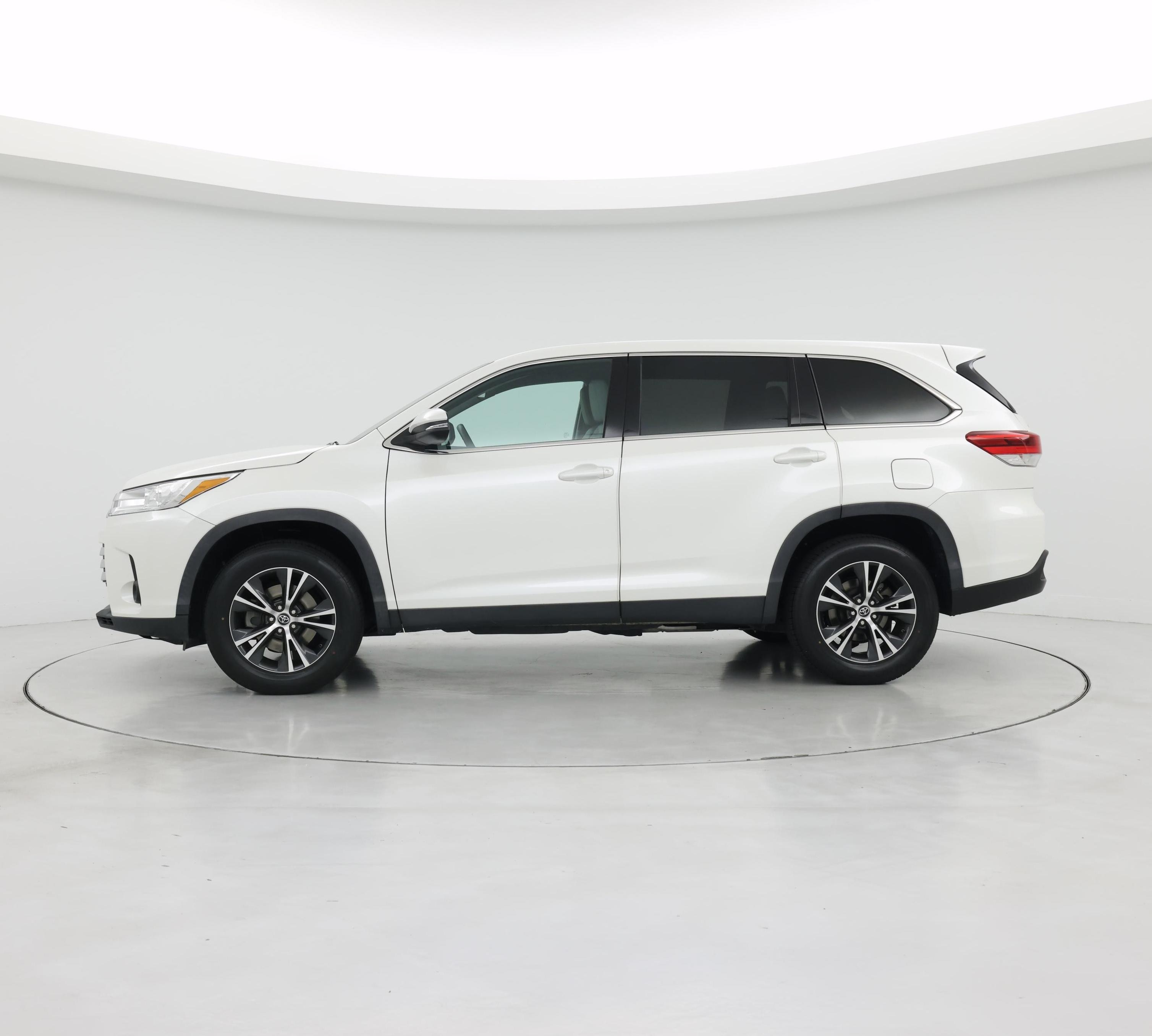 Thumbnail: 2019 Toyota Highlander - 3
