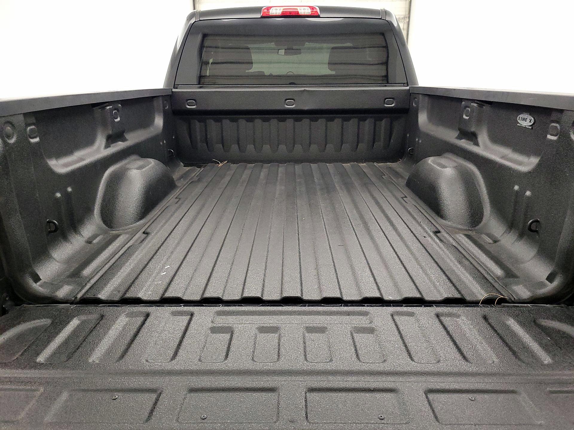 Thumbnail: 2018 Chevrolet Silverado 1500 - 19
