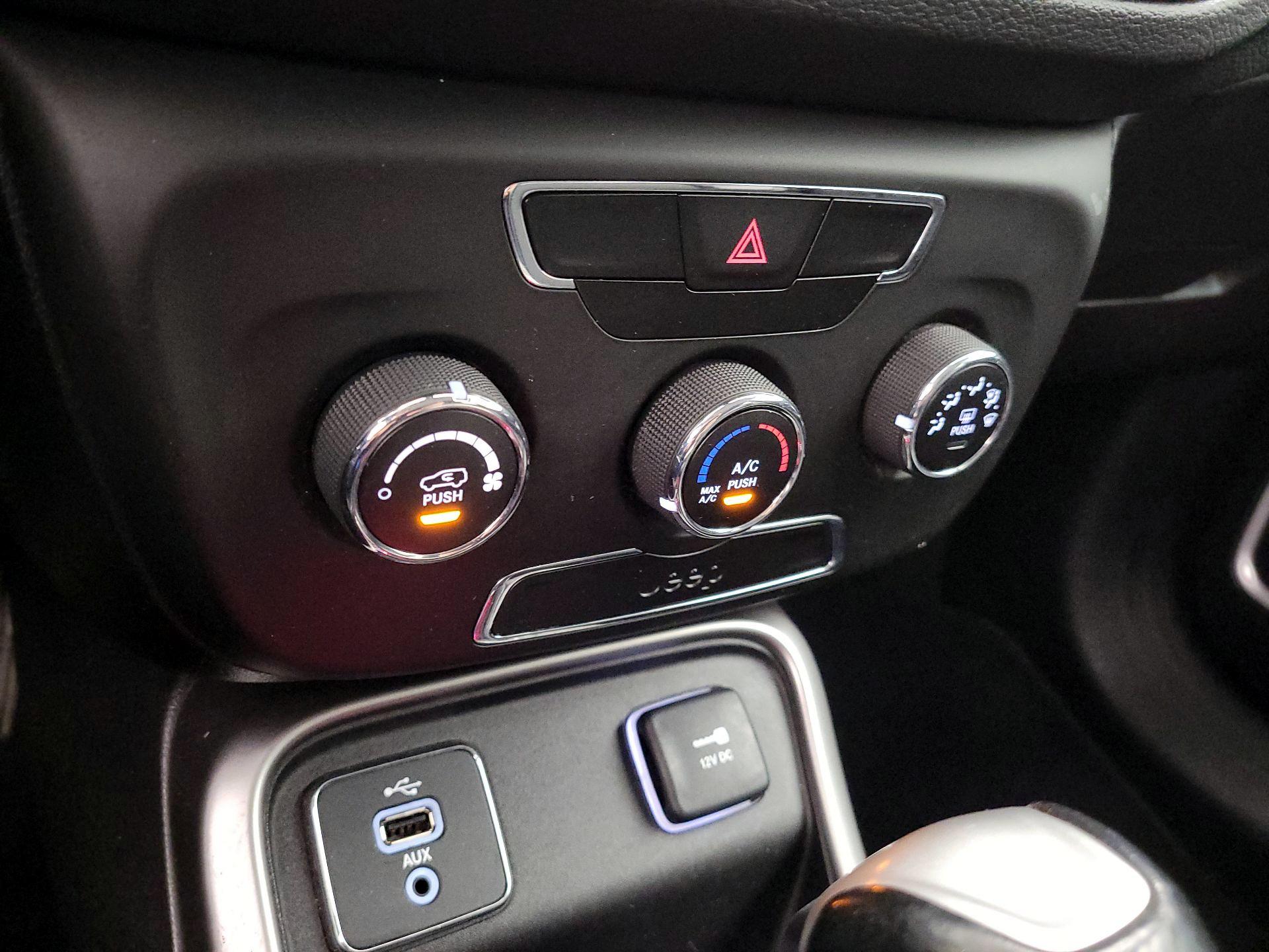 Thumbnail: 2018 Jeep Compass - 16