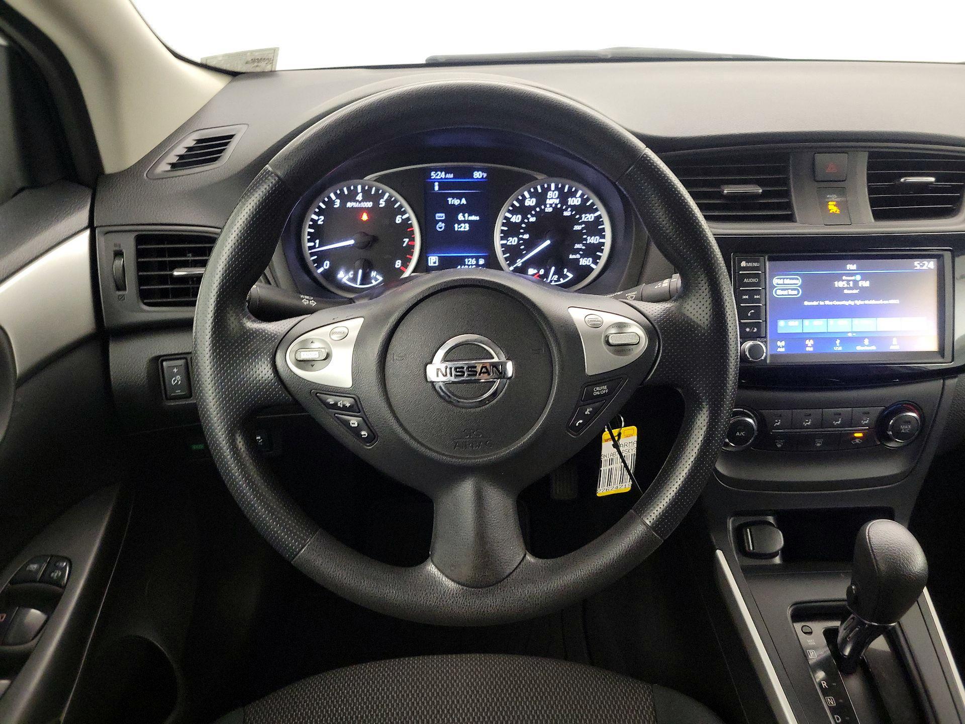Thumbnail: 2019 Nissan Sentra - 10
