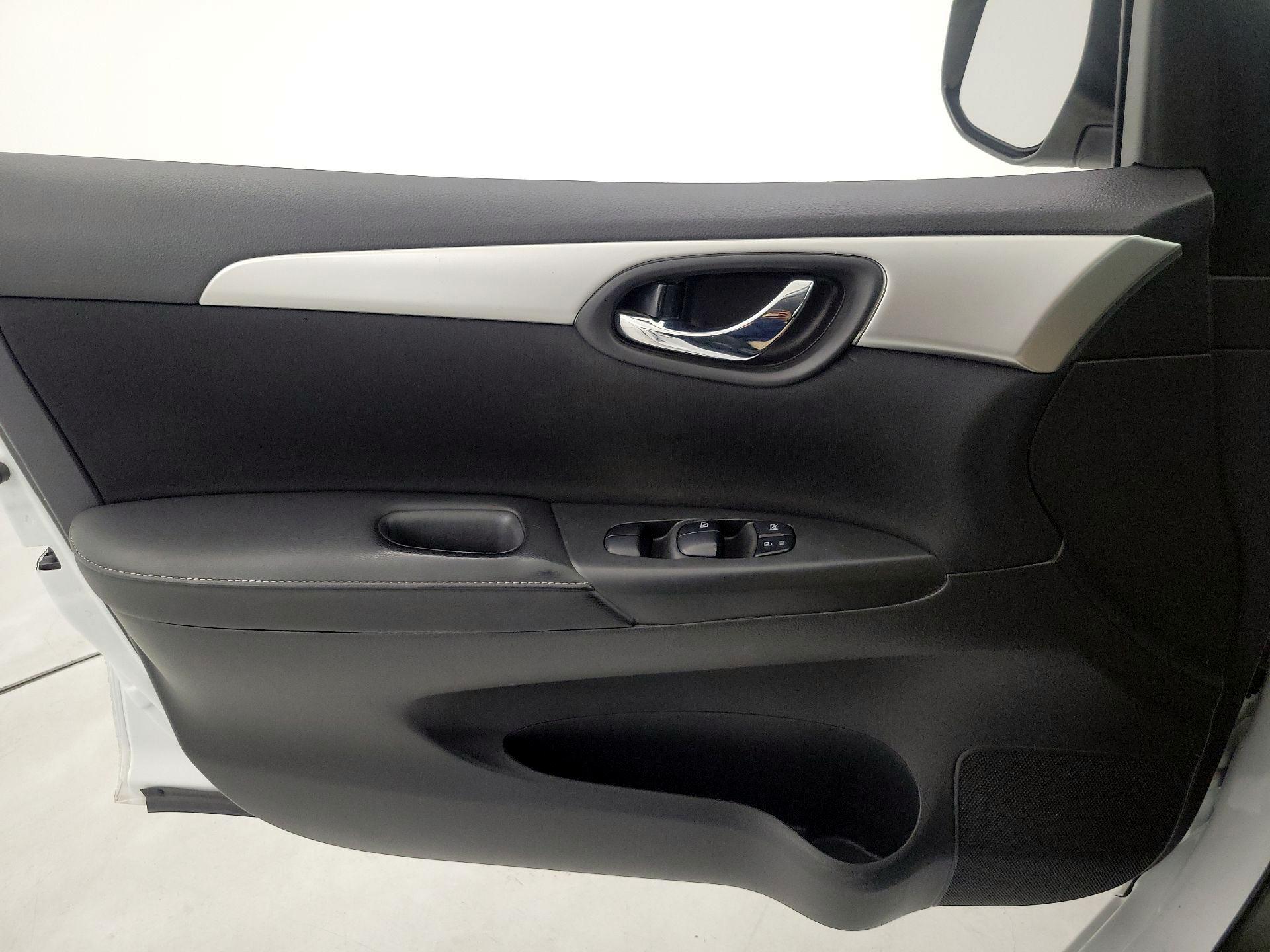 Thumbnail: 2019 Nissan Sentra - 12