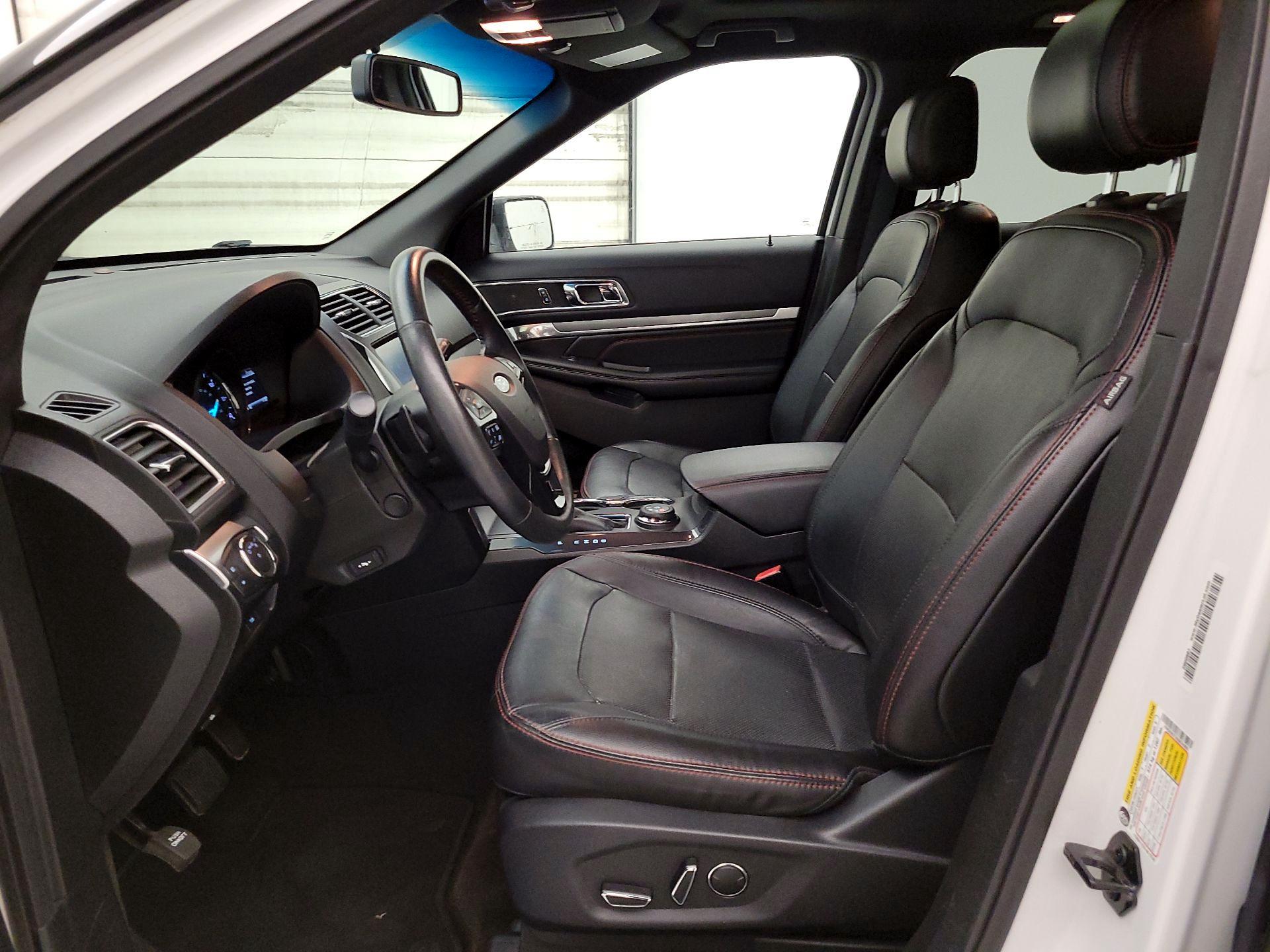 Thumbnail: 2016 Ford Explorer - 11
