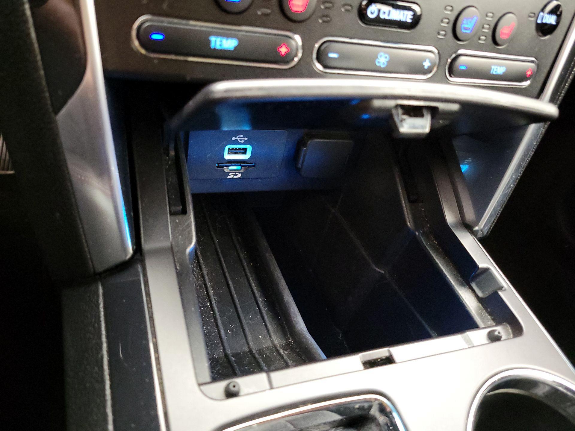 Thumbnail: 2016 Ford Explorer - 19