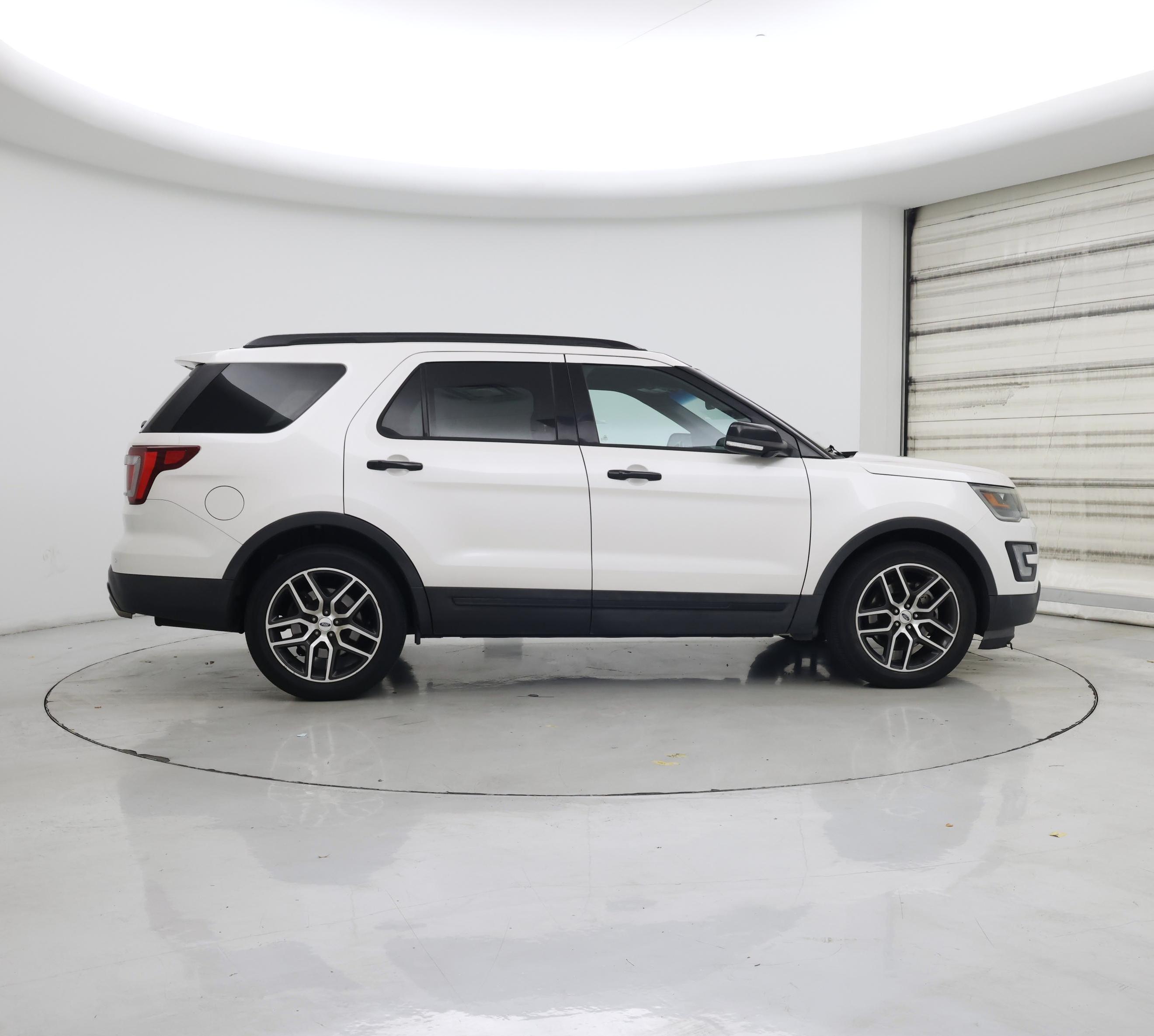 Thumbnail: 2016 Ford Explorer - 7