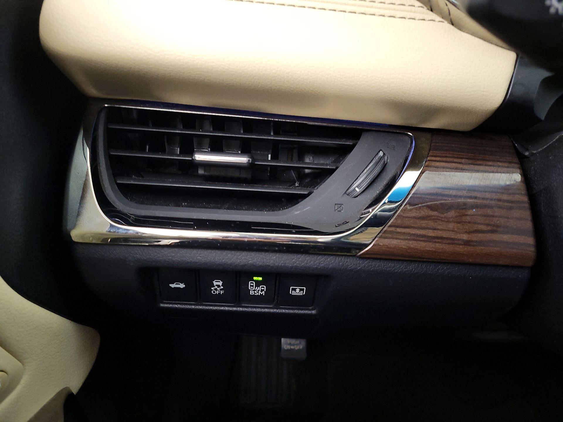 Thumbnail: 2014 Toyota Avalon - 13