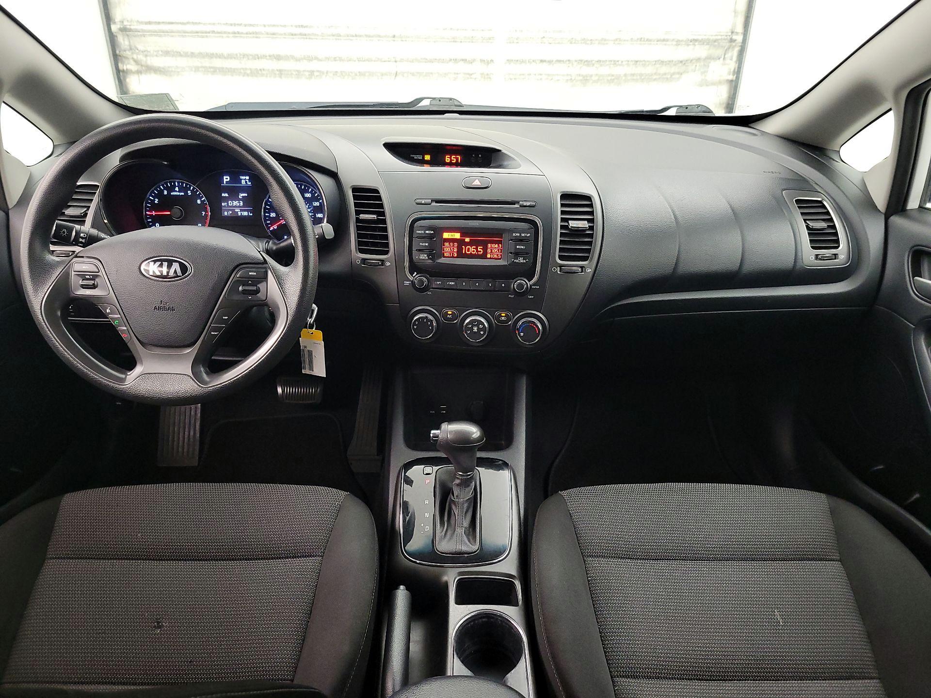 Thumbnail: 2017 Kia Forte - 9