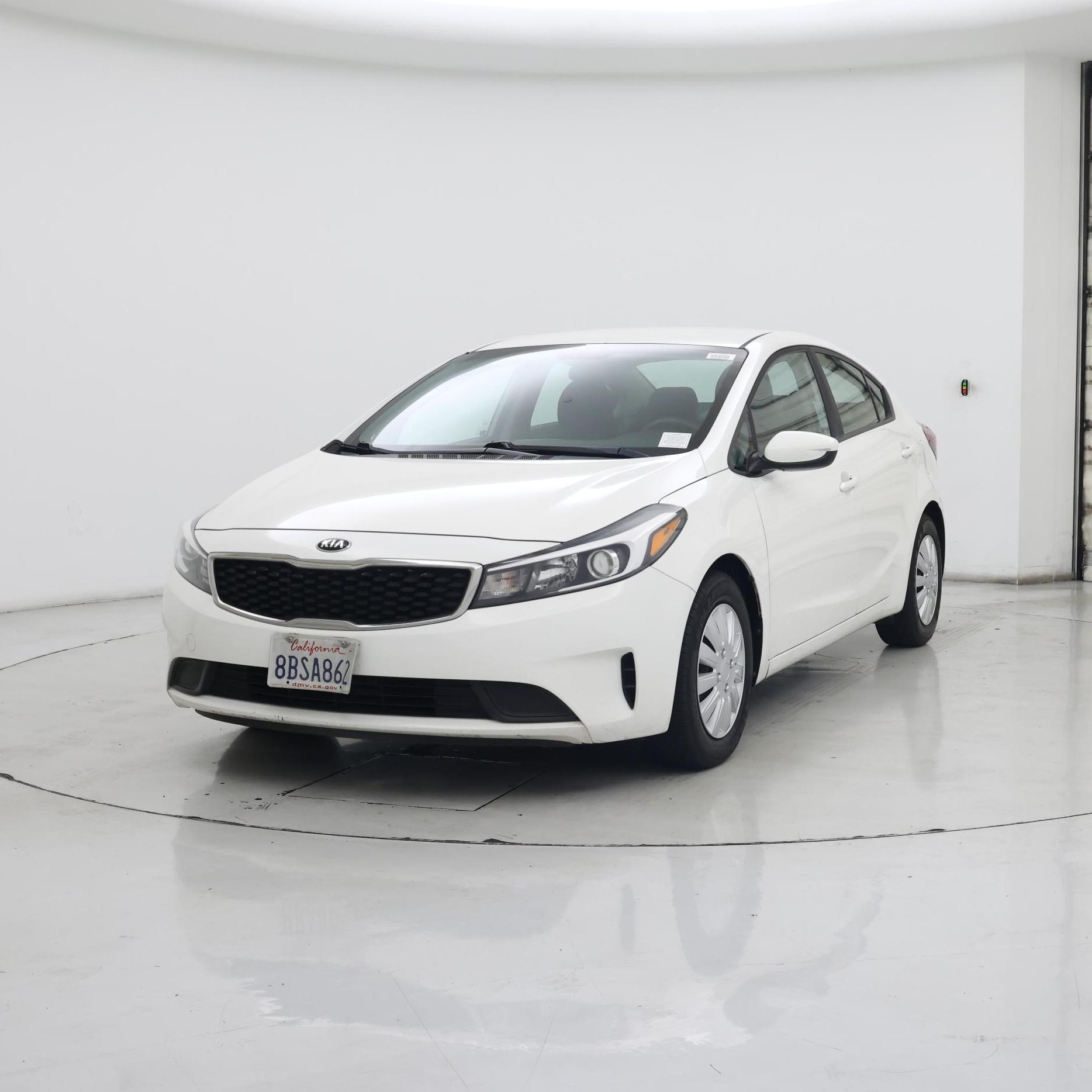 Thumbnail: 2017 Kia Forte - 4