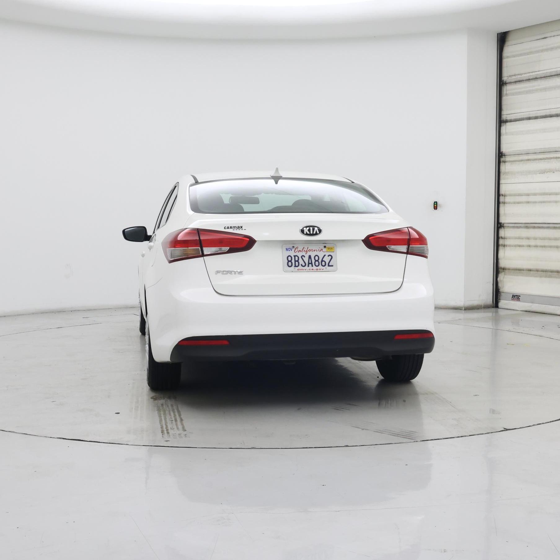 Thumbnail: 2017 Kia Forte - 6