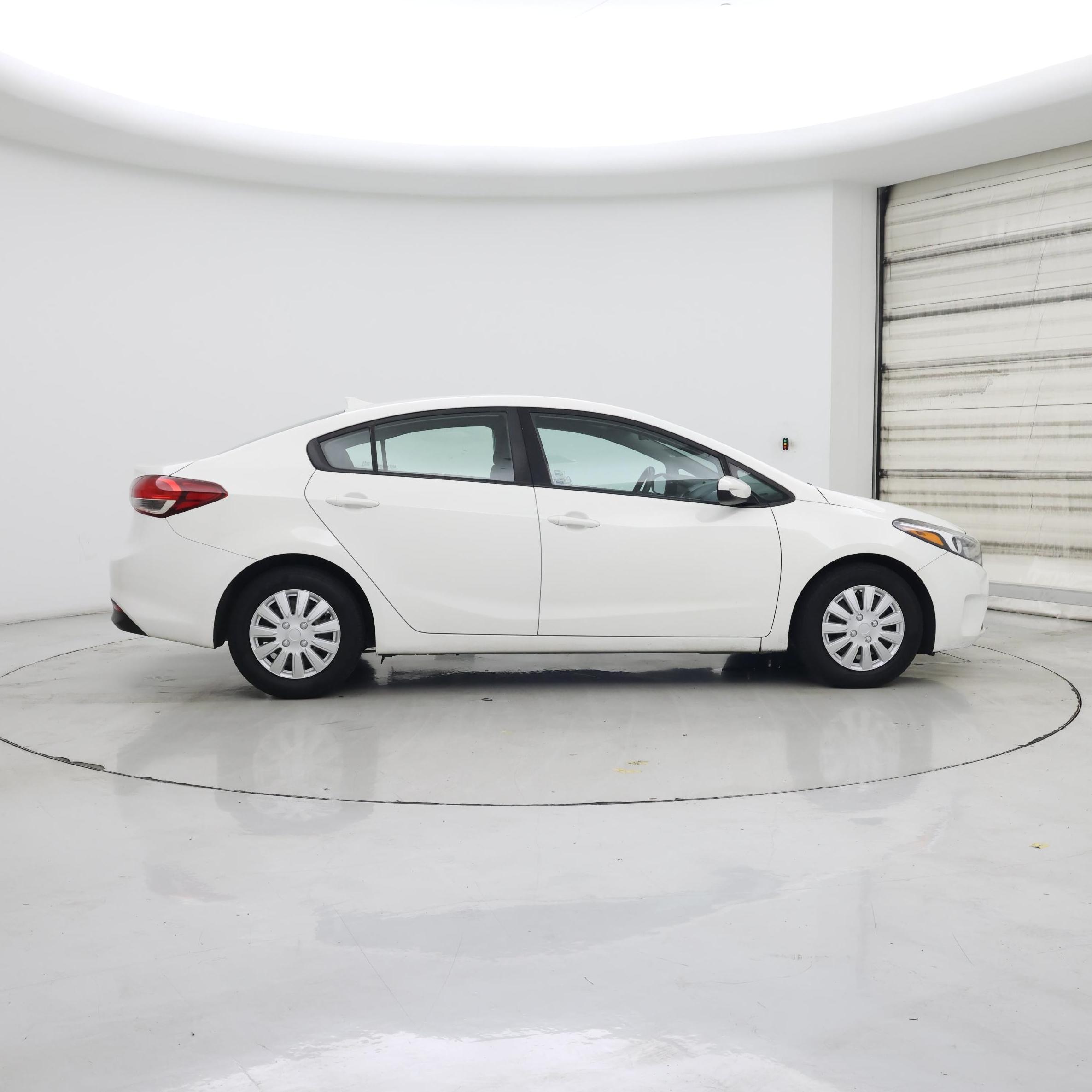 Thumbnail: 2017 Kia Forte - 7