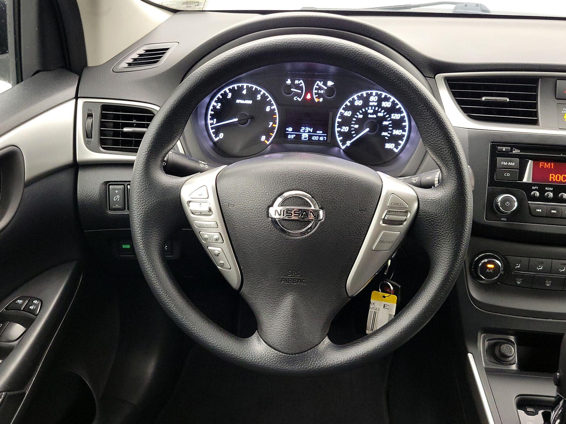 Thumbnail: 2016 Nissan Sentra - 10