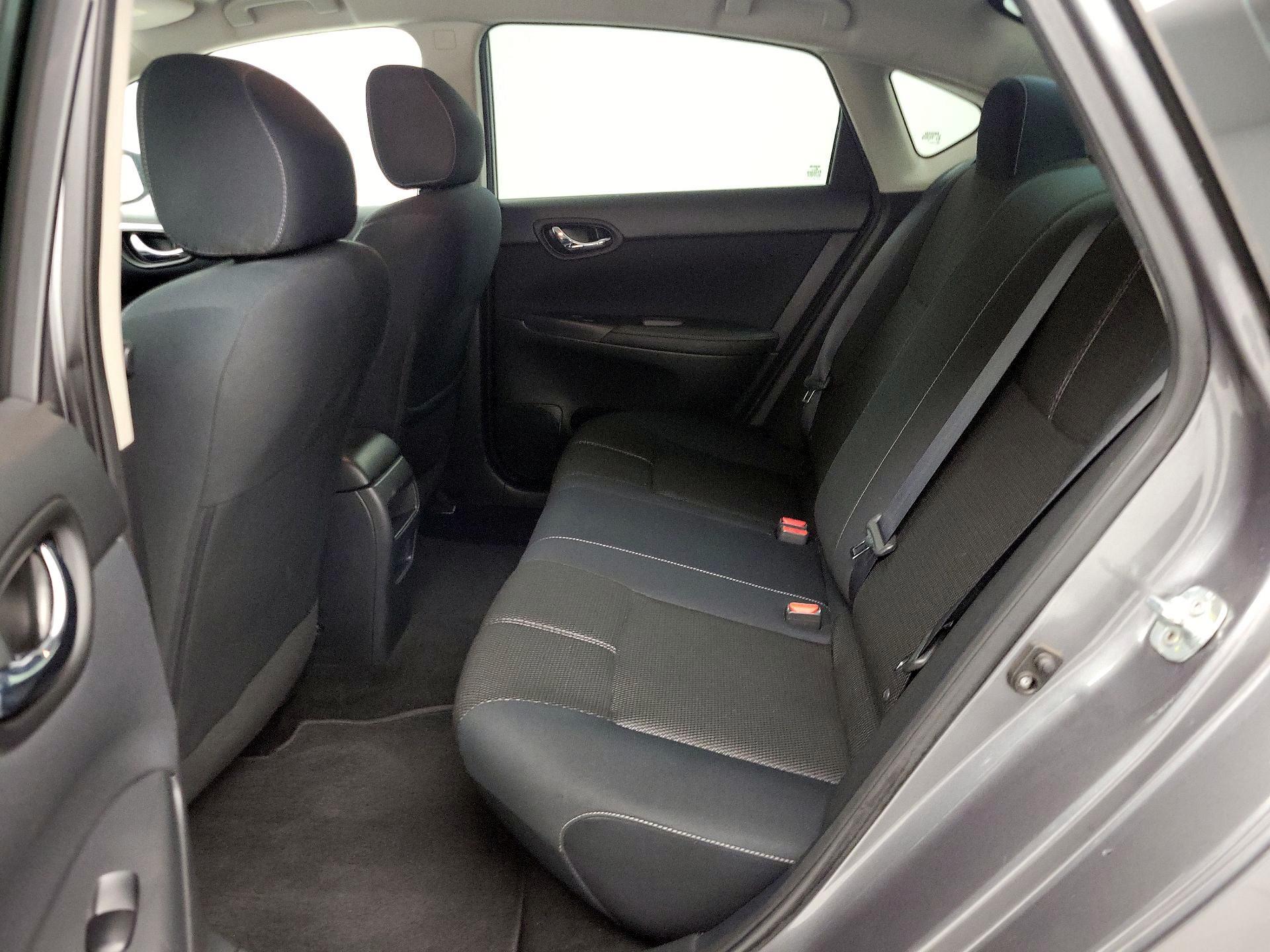 Thumbnail: 2016 Nissan Sentra - 18