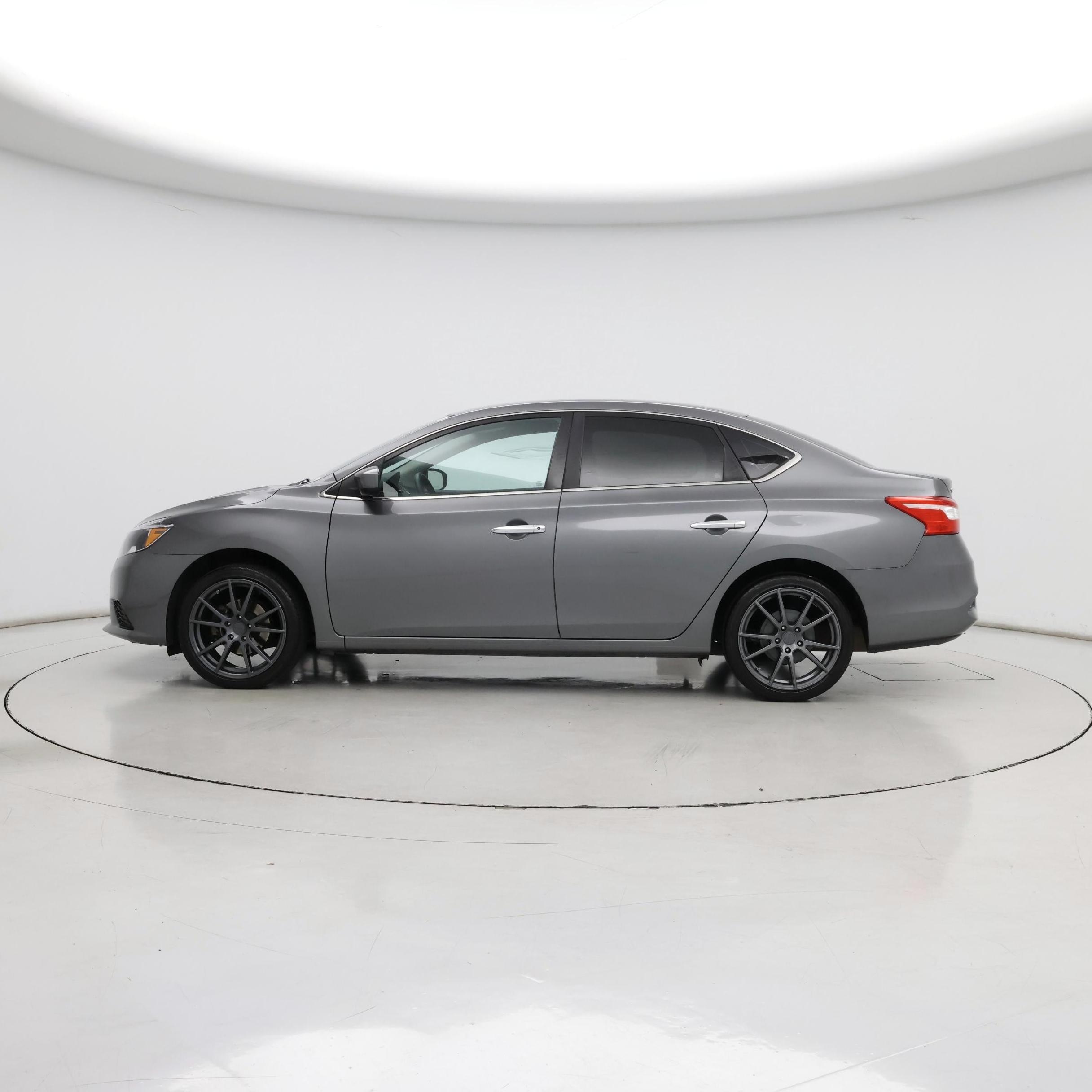 Thumbnail: 2016 Nissan Sentra - 3