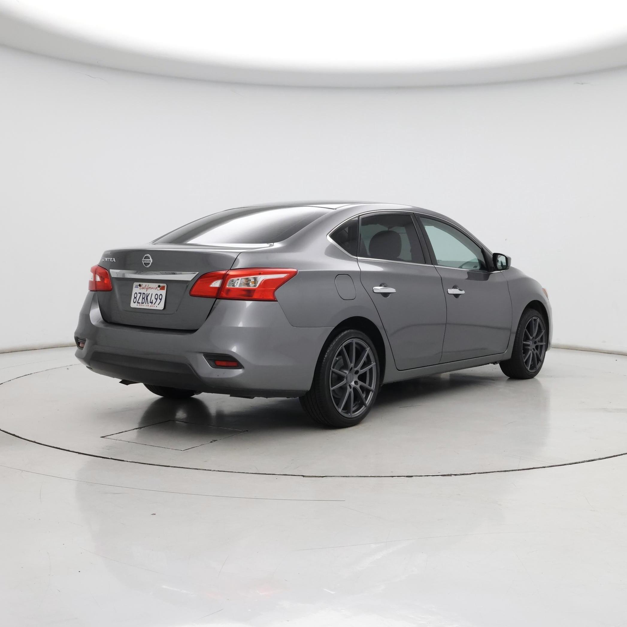 Thumbnail: 2016 Nissan Sentra - 8