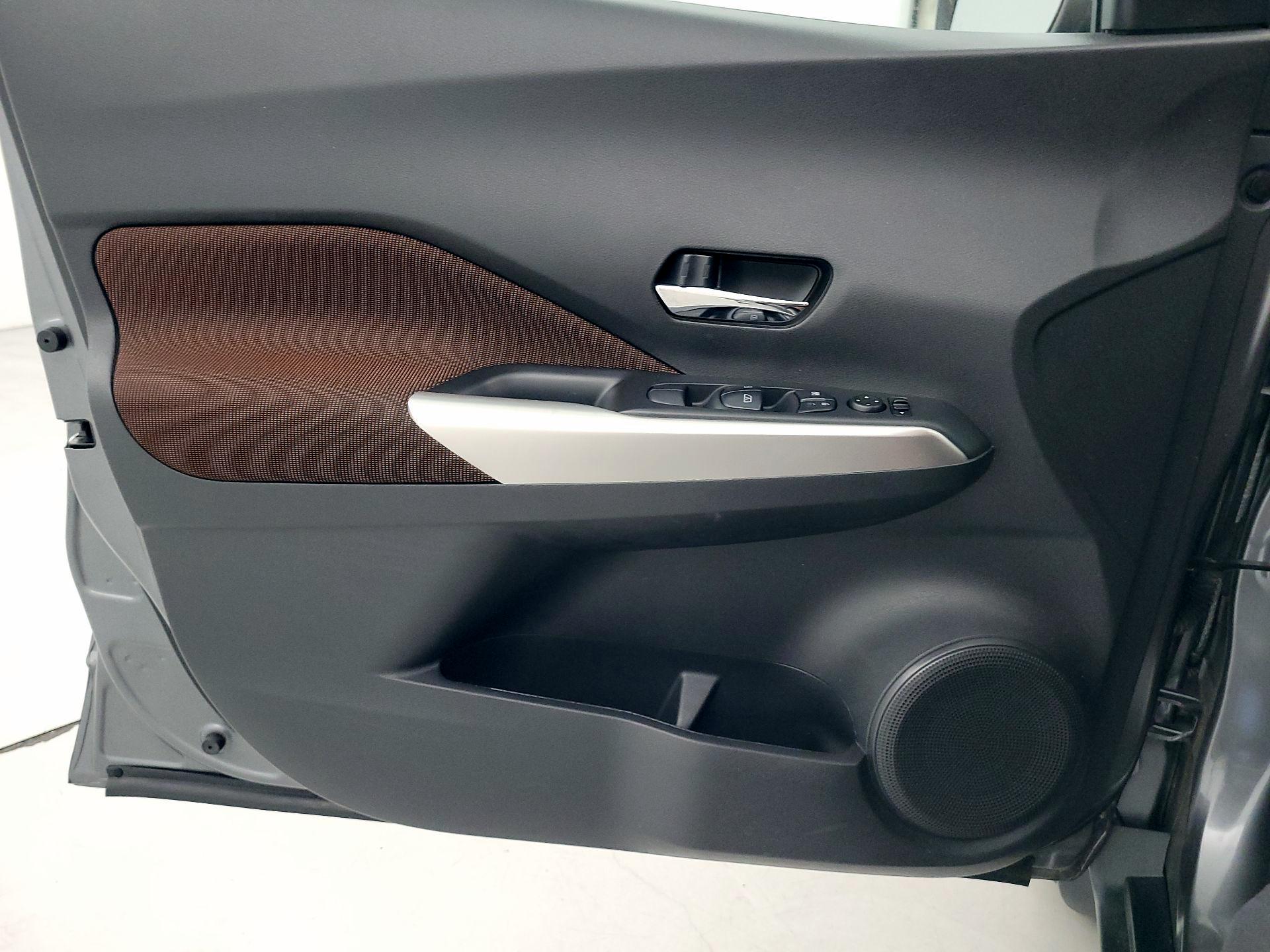 Thumbnail: 2018 Nissan Kicks - 12