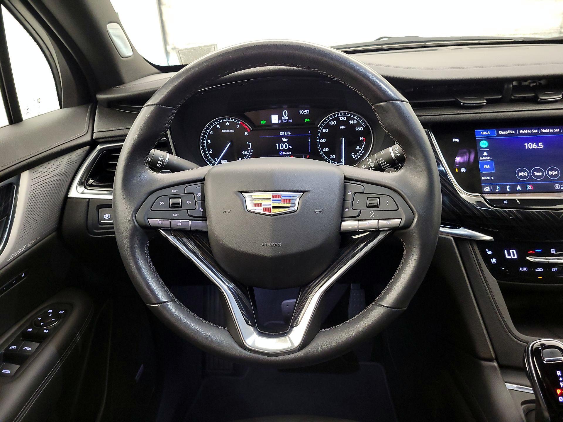 Thumbnail: 2023 Cadillac XT6 - 10