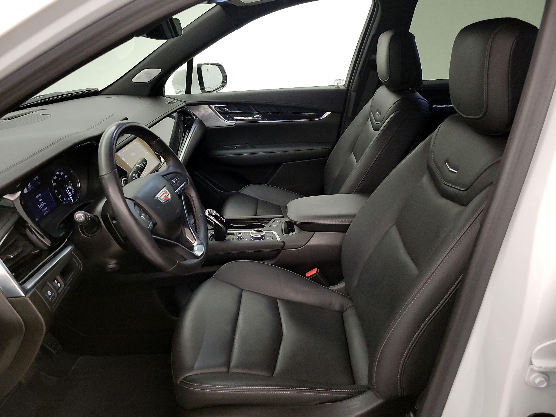 Thumbnail: 2023 Cadillac XT6 - 11