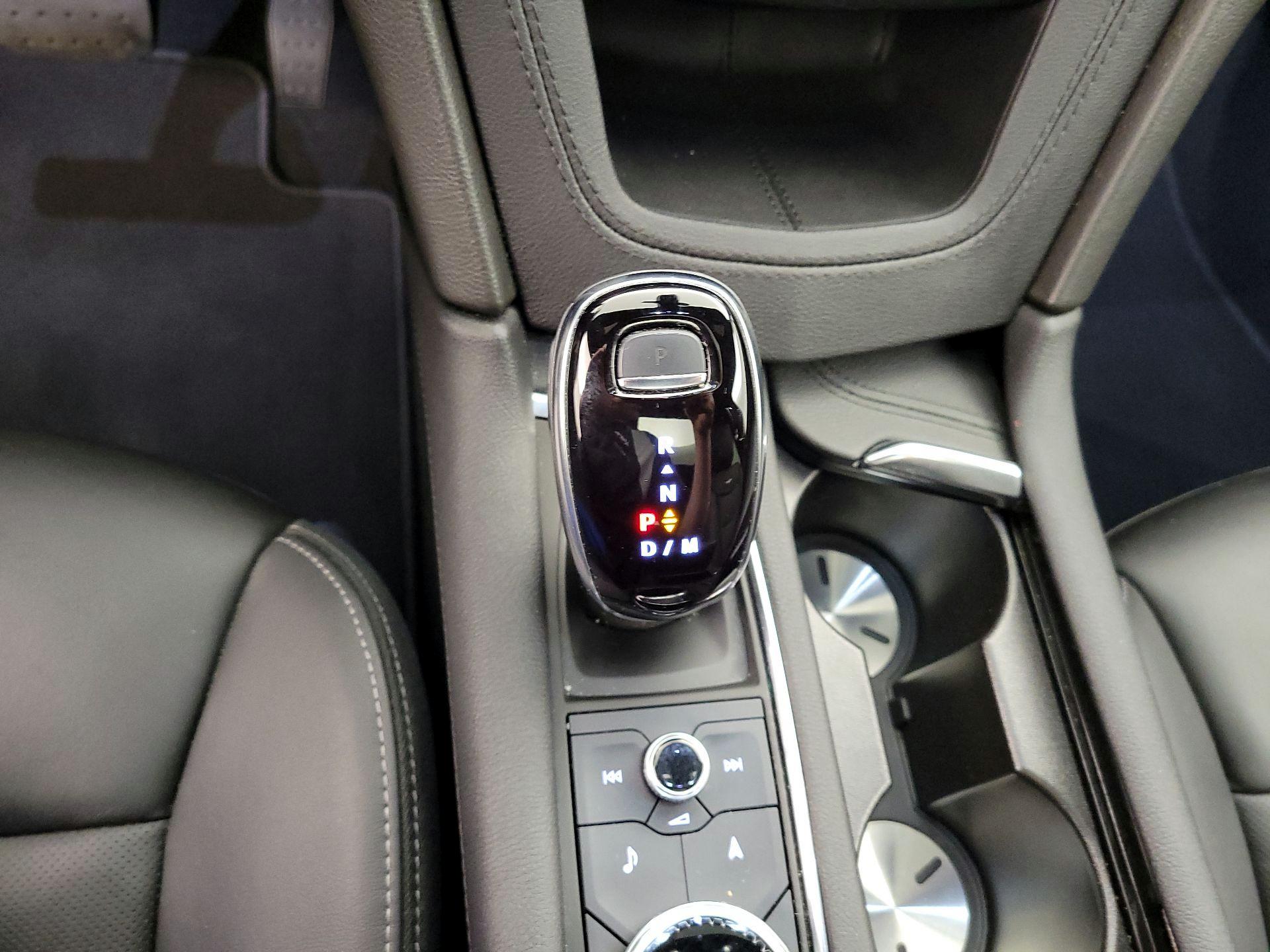 Thumbnail: 2023 Cadillac XT6 - 16