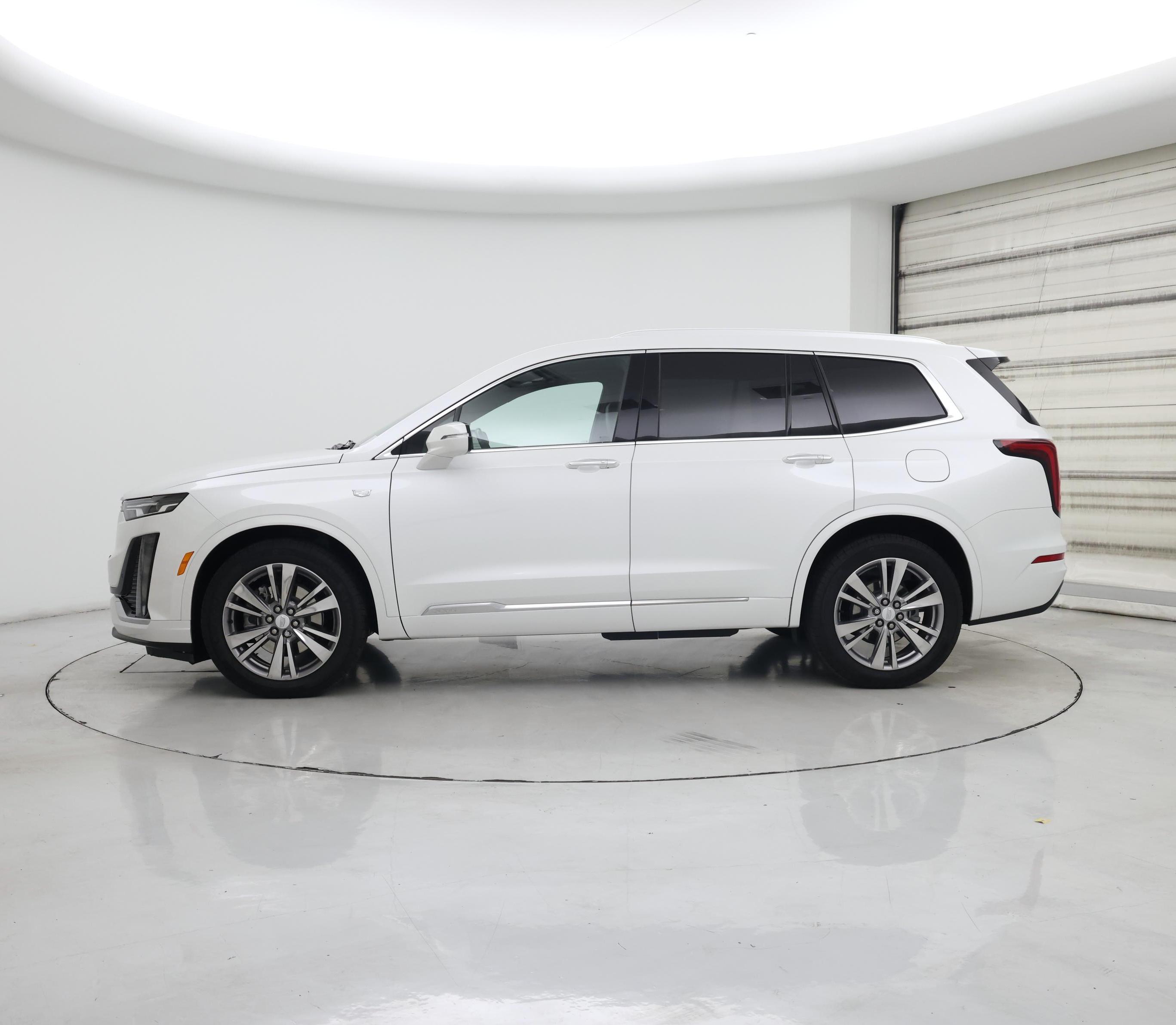 Thumbnail: 2023 Cadillac XT6 - 3