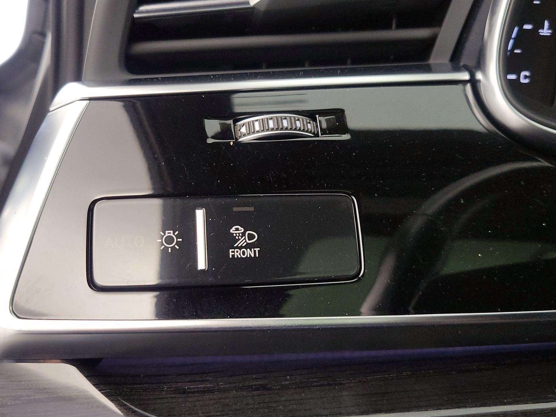 Thumbnail: 2021 Audi Q7 - 13