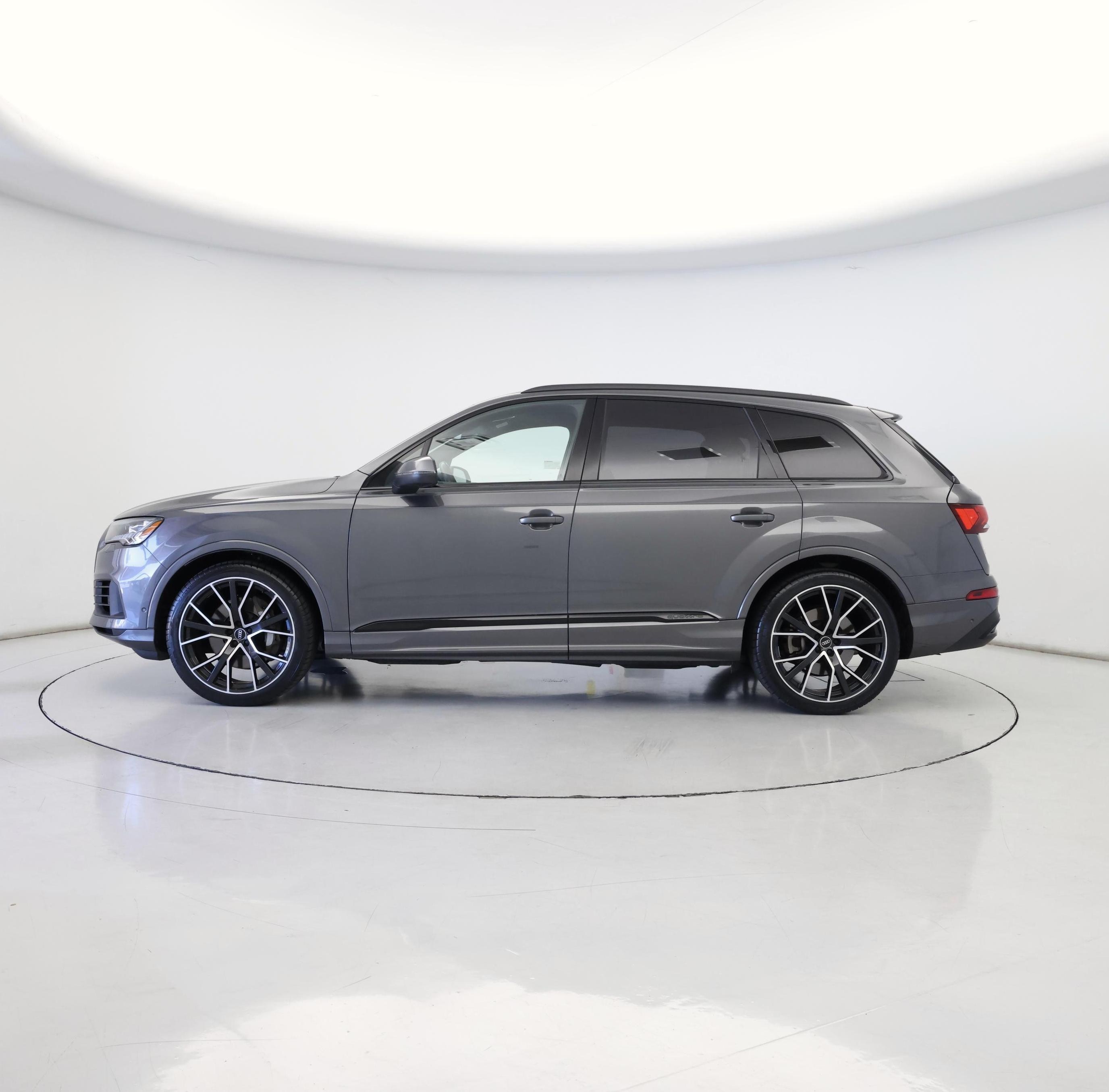 Thumbnail: 2021 Audi Q7 - 3