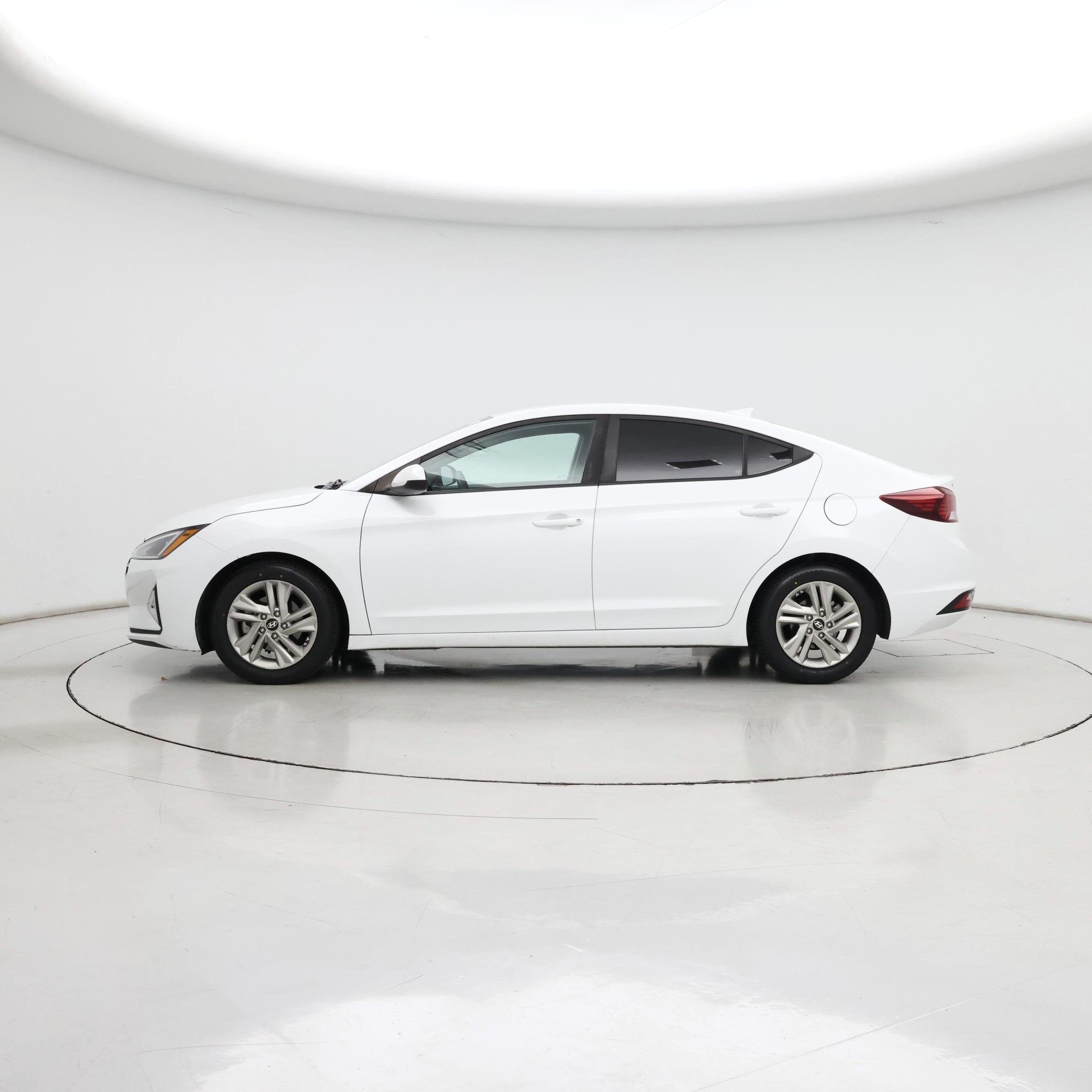Thumbnail: 2019 Hyundai Elantra - 3