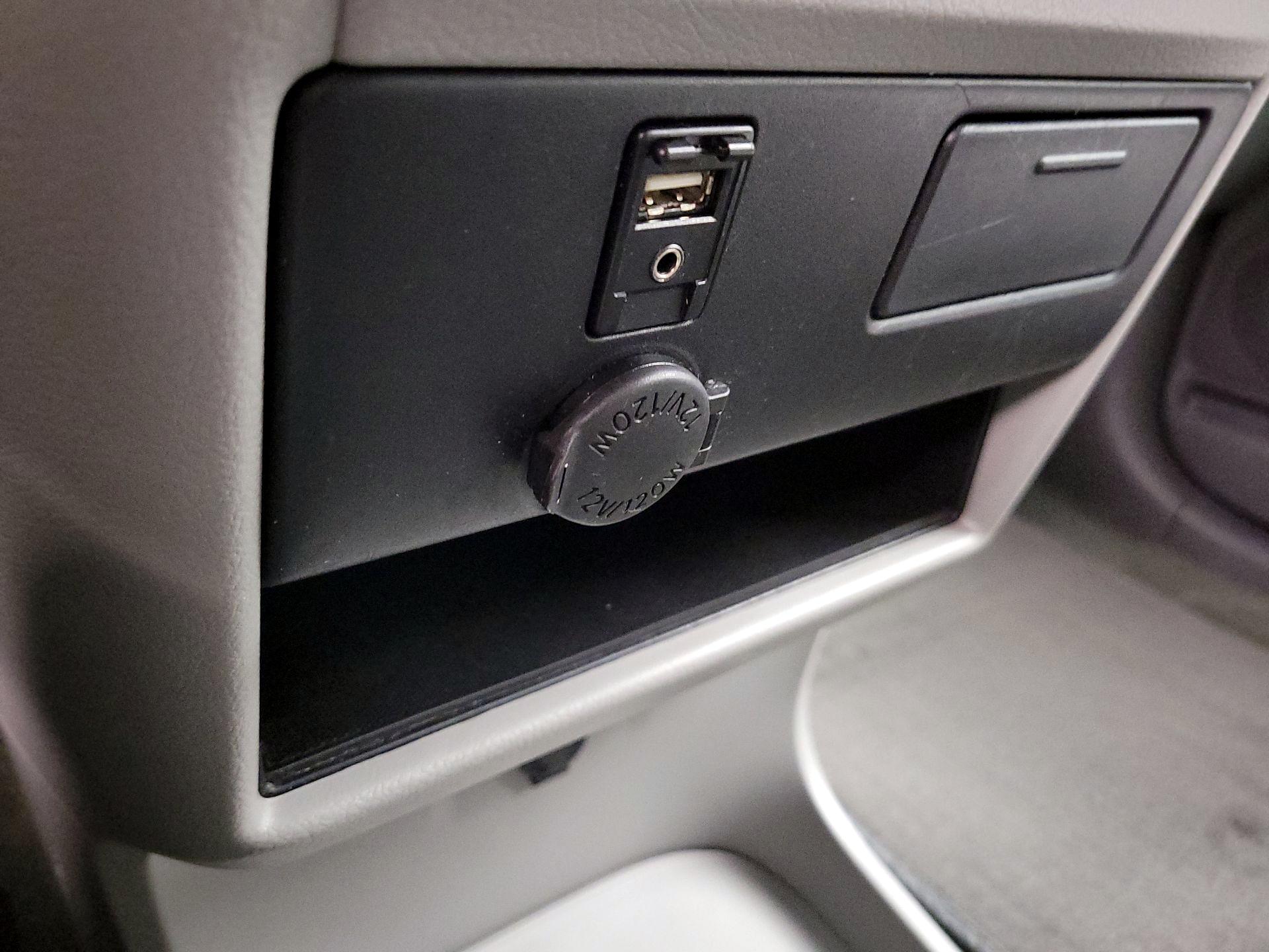 Thumbnail: 2016 Toyota Sienna - 18