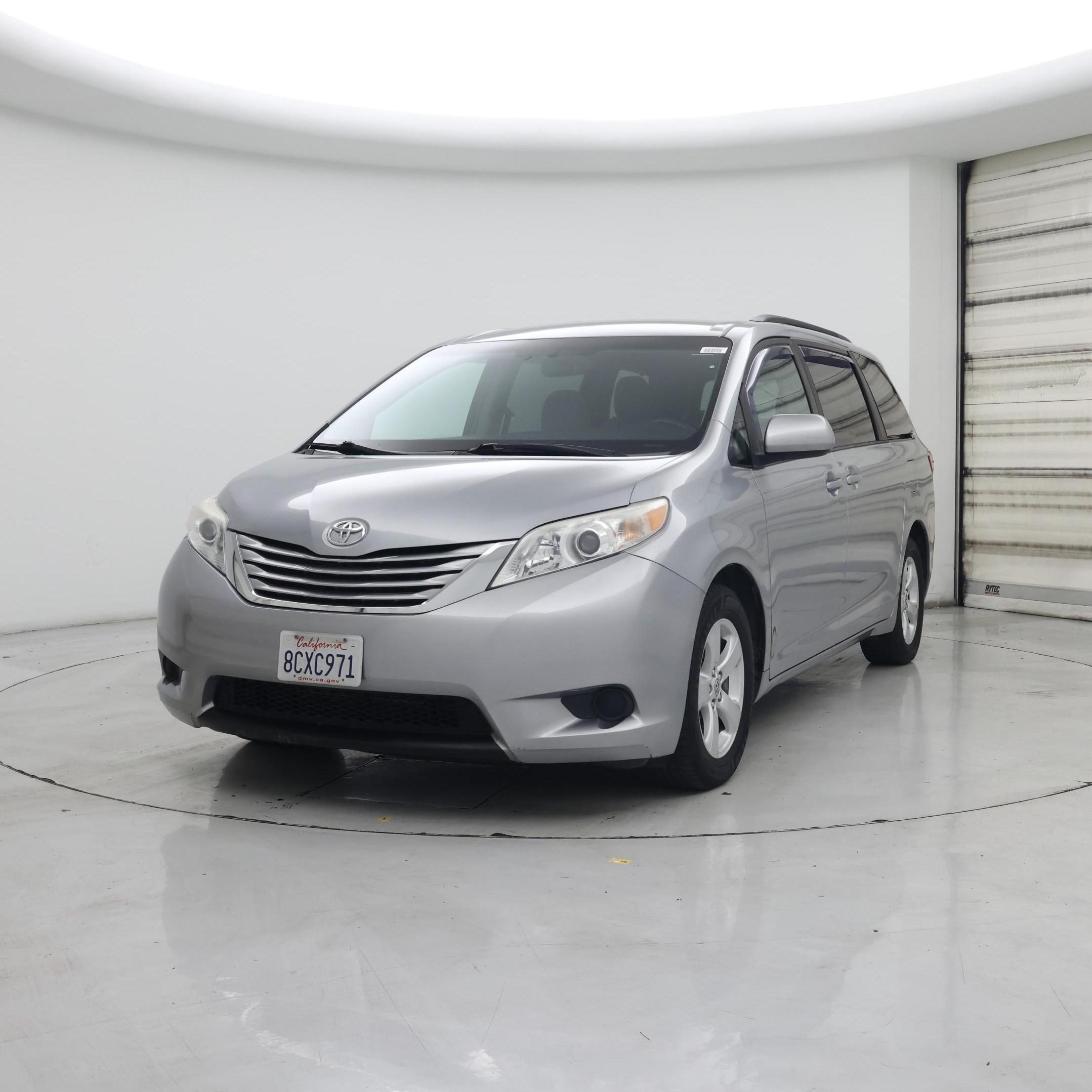 Thumbnail: 2016 Toyota Sienna - 4