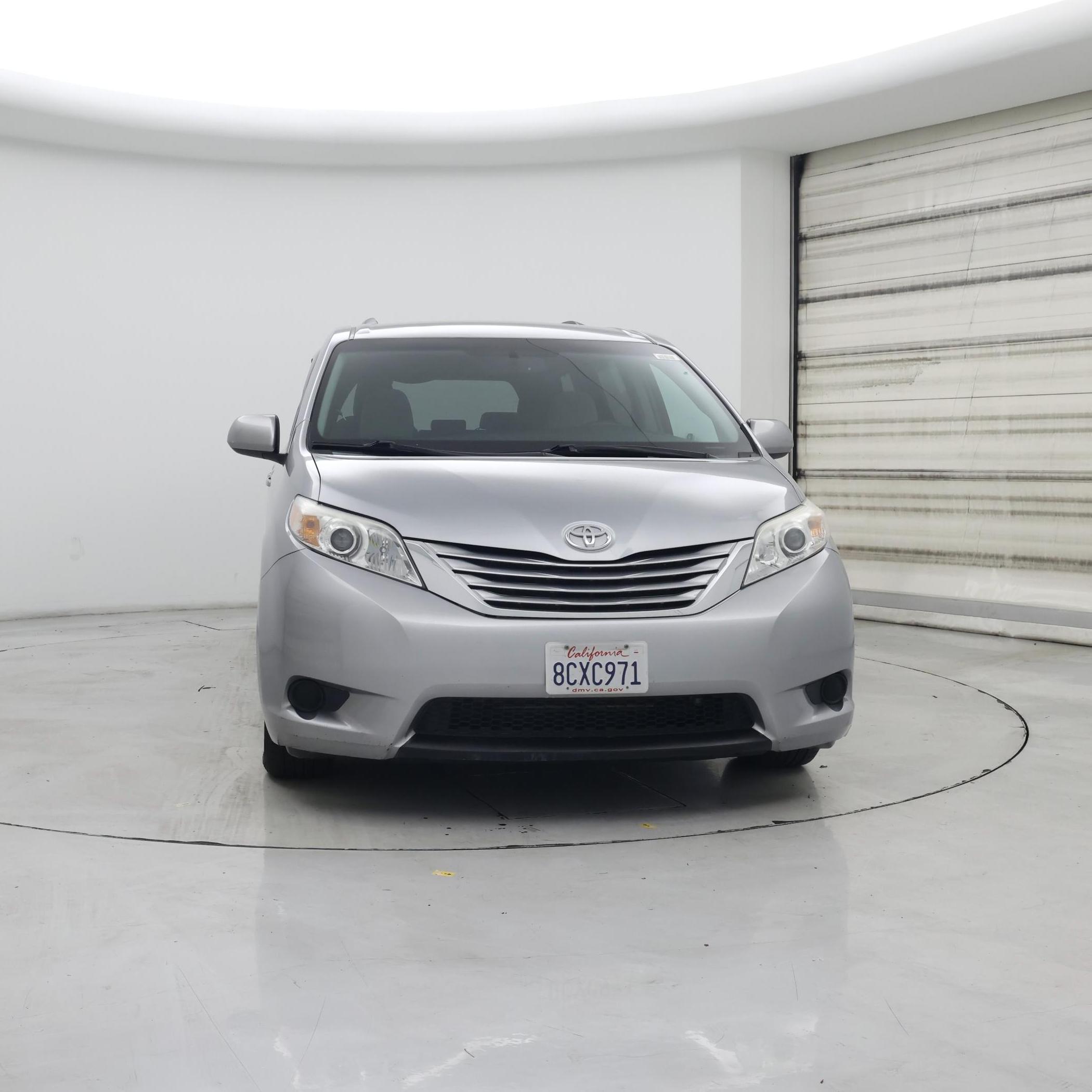 Thumbnail: 2016 Toyota Sienna - 5