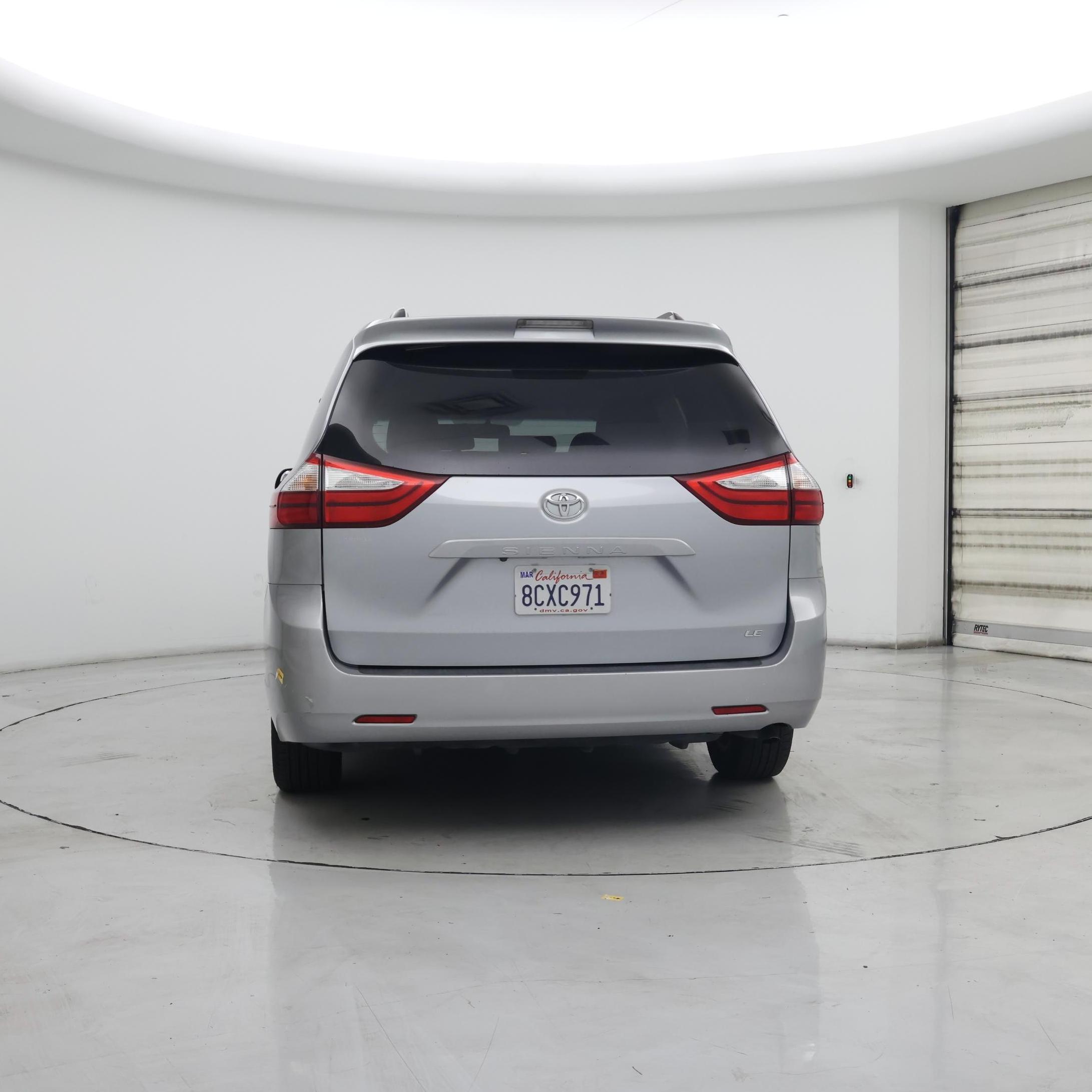 Thumbnail: 2016 Toyota Sienna - 6