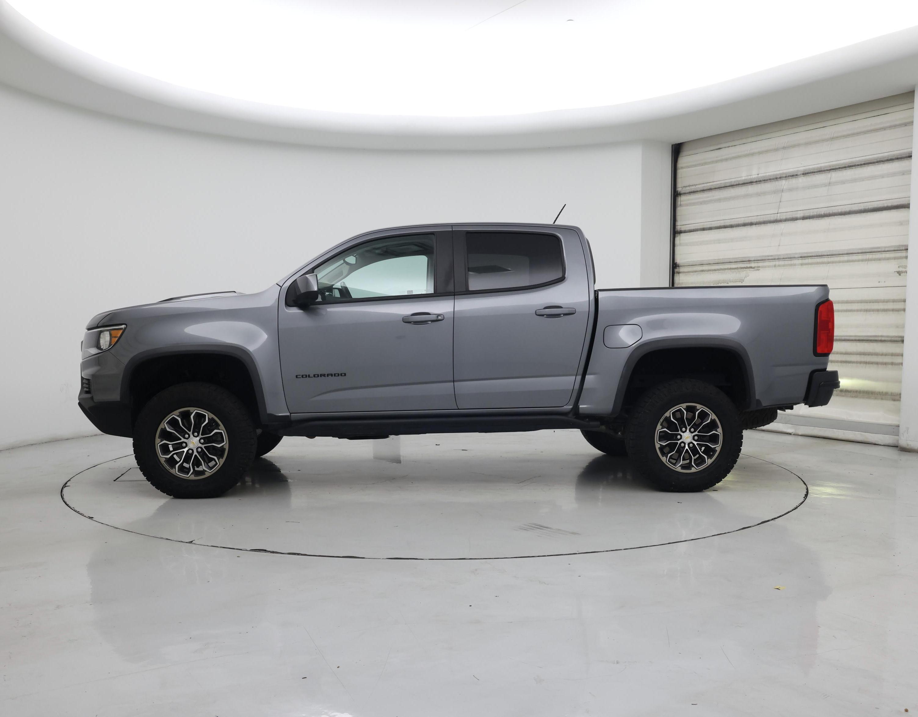 Thumbnail: 2021 Chevrolet Colorado - 3