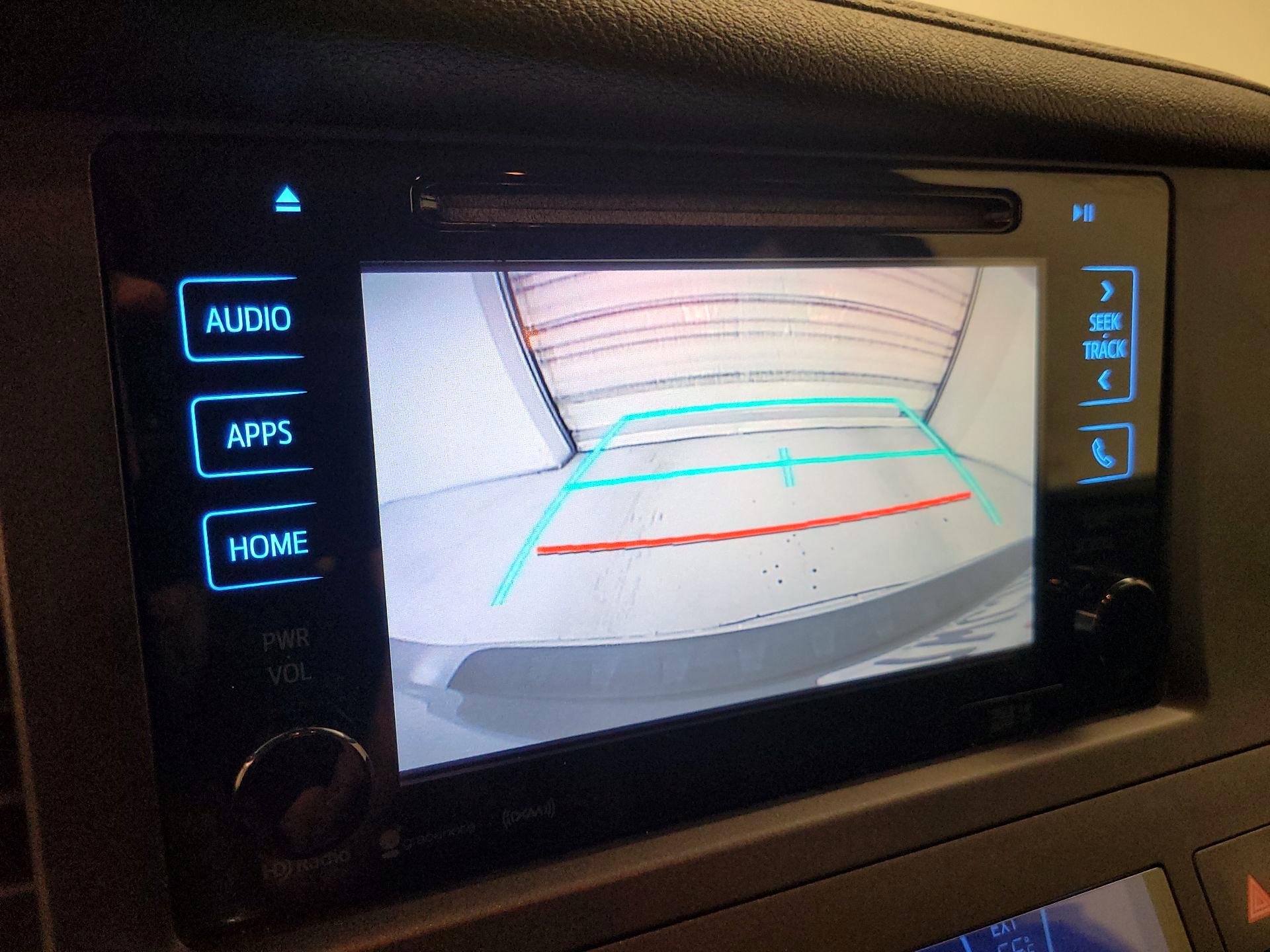 Thumbnail: 2017 Toyota Sienna - 14