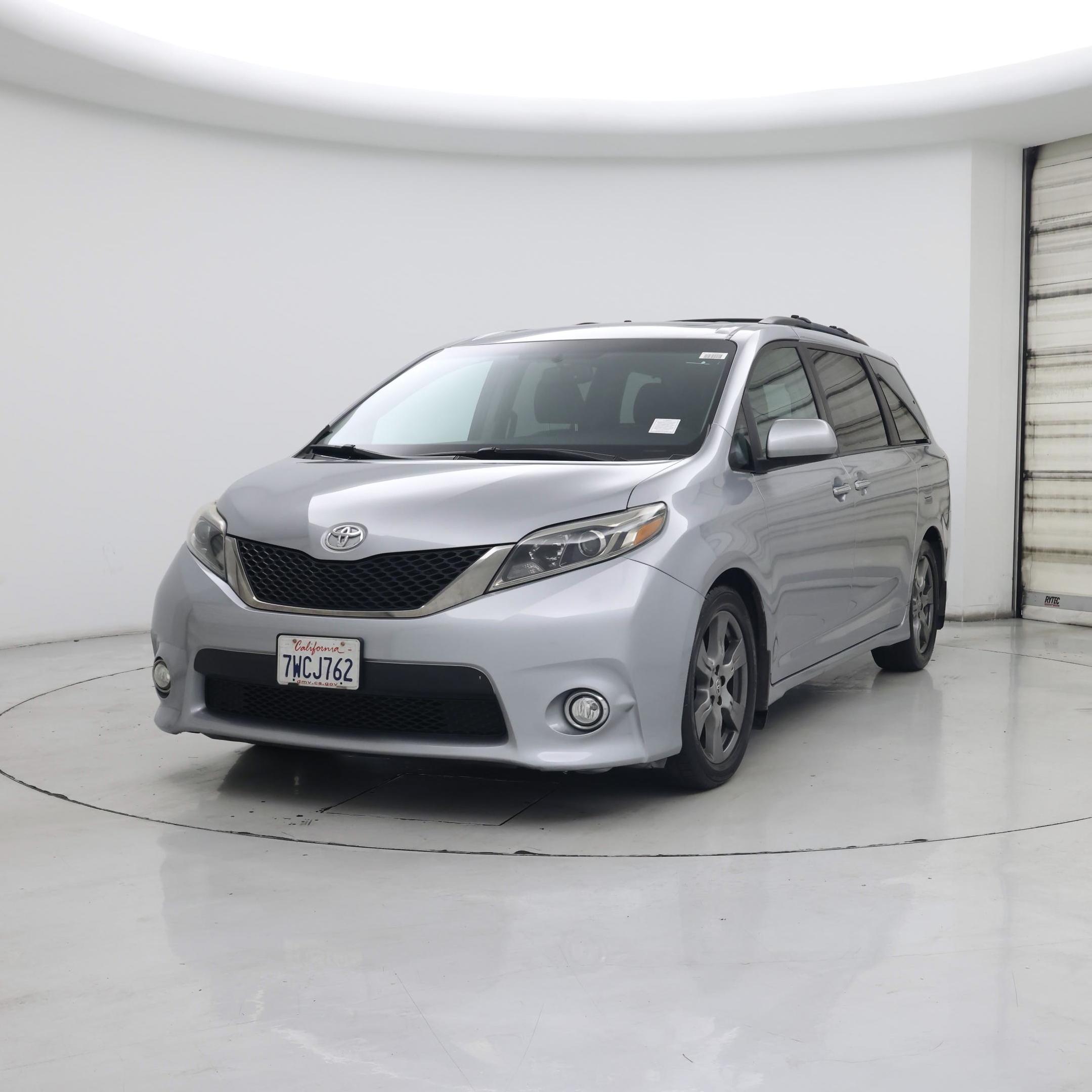 Thumbnail: 2017 Toyota Sienna - 4