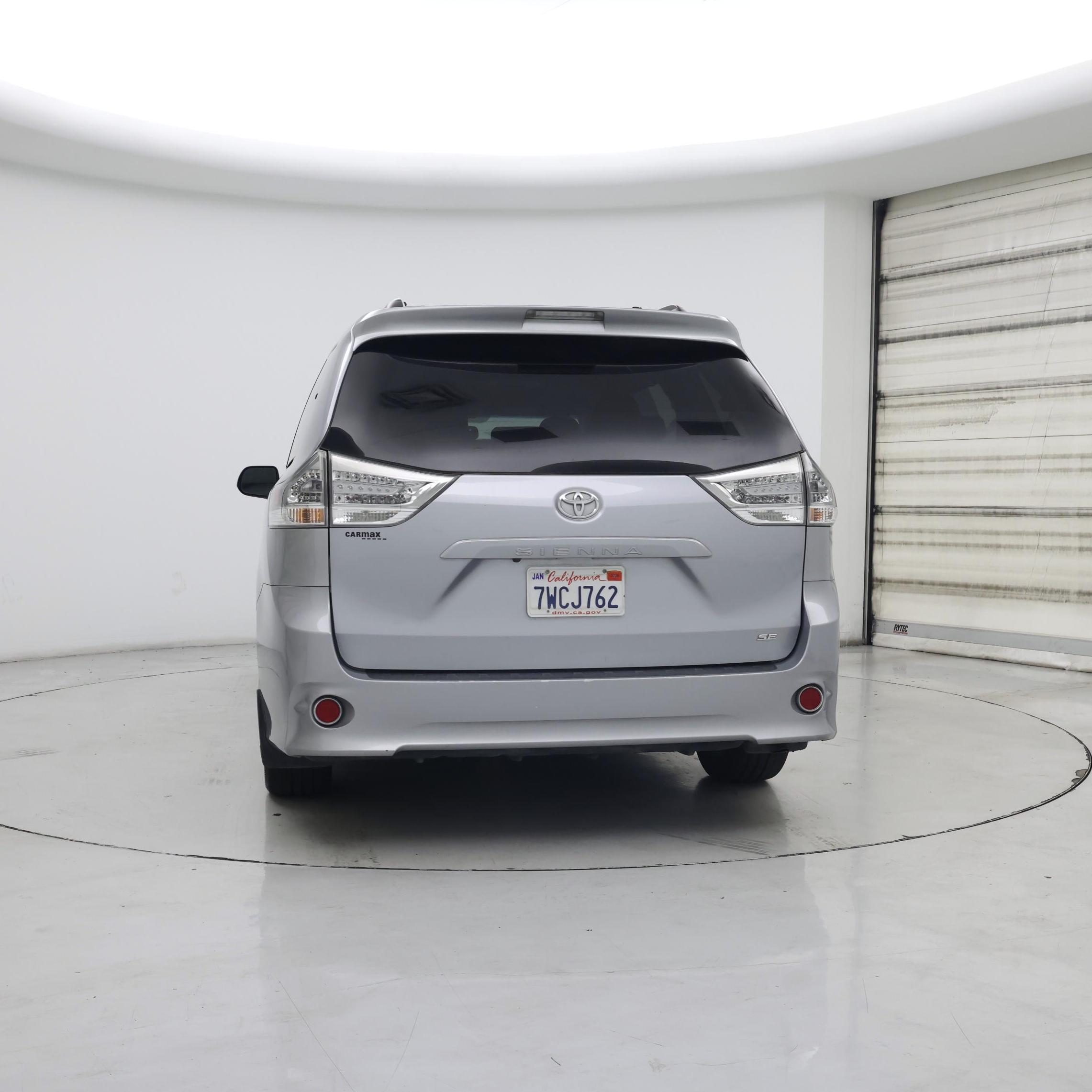 Thumbnail: 2017 Toyota Sienna - 6
