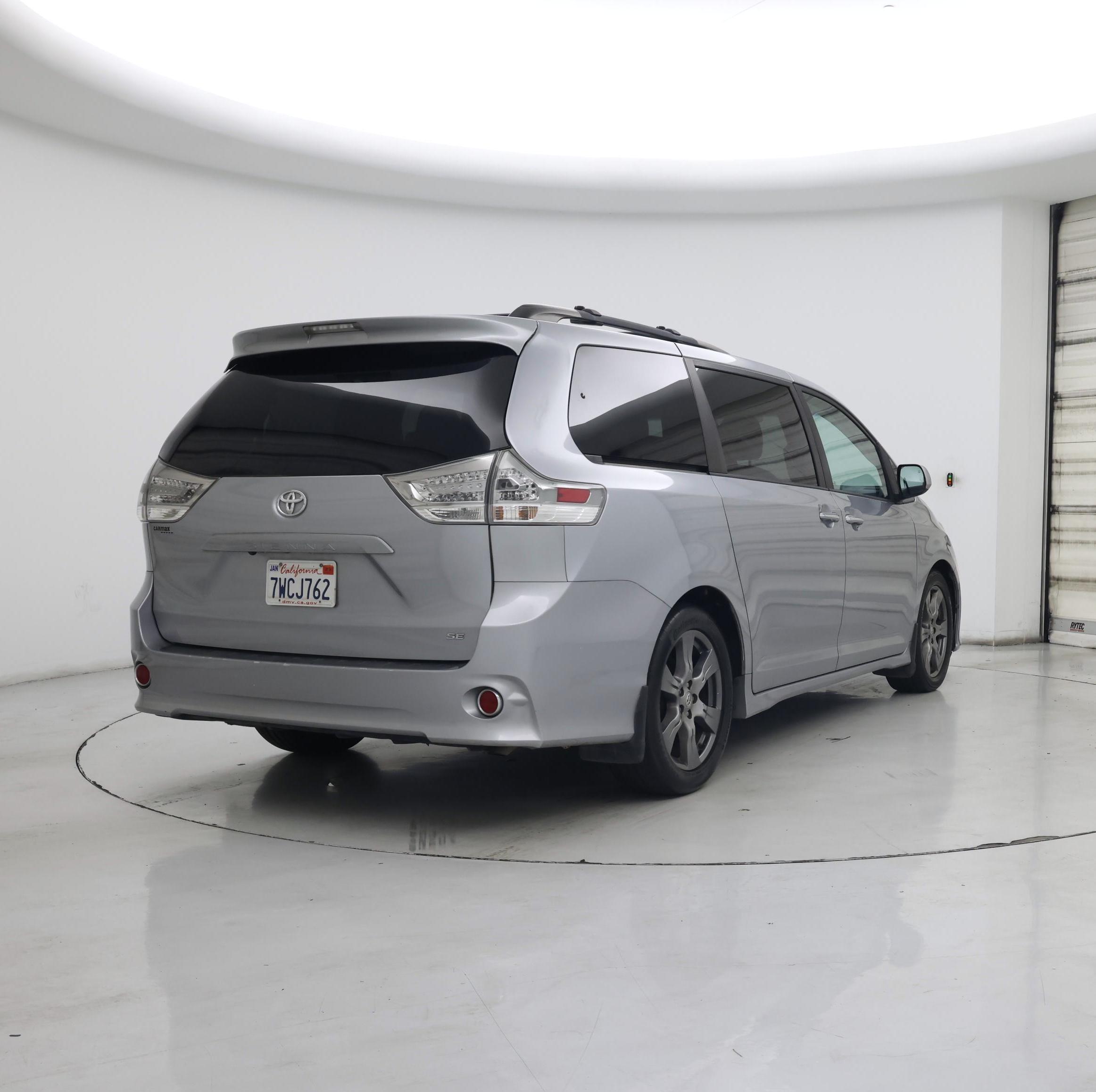 Thumbnail: 2017 Toyota Sienna - 8