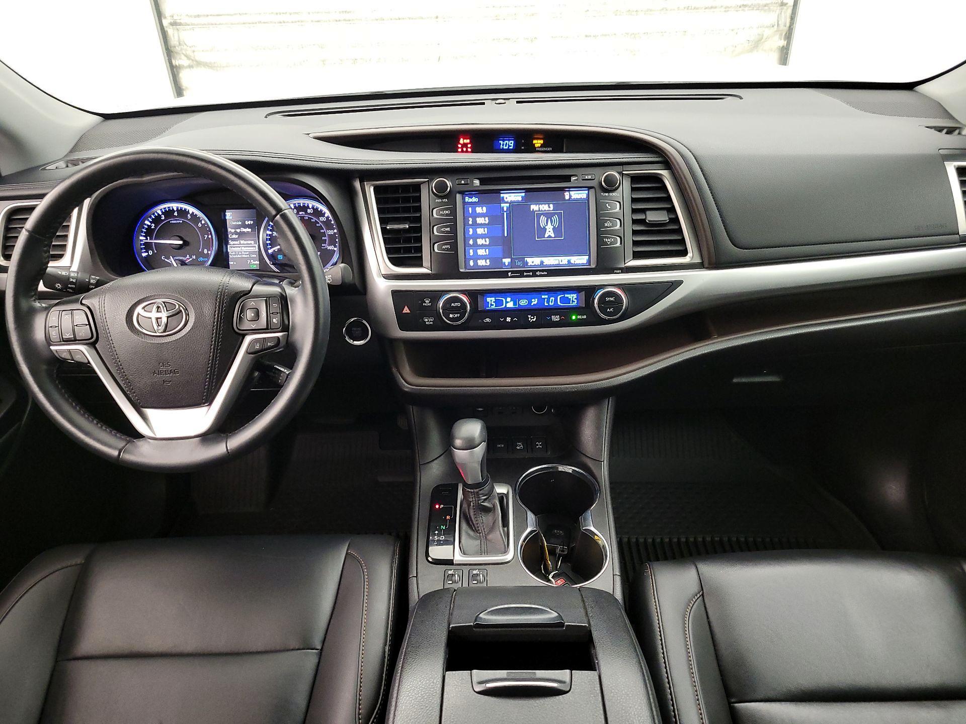 Thumbnail: 2019 Toyota Highlander - 9