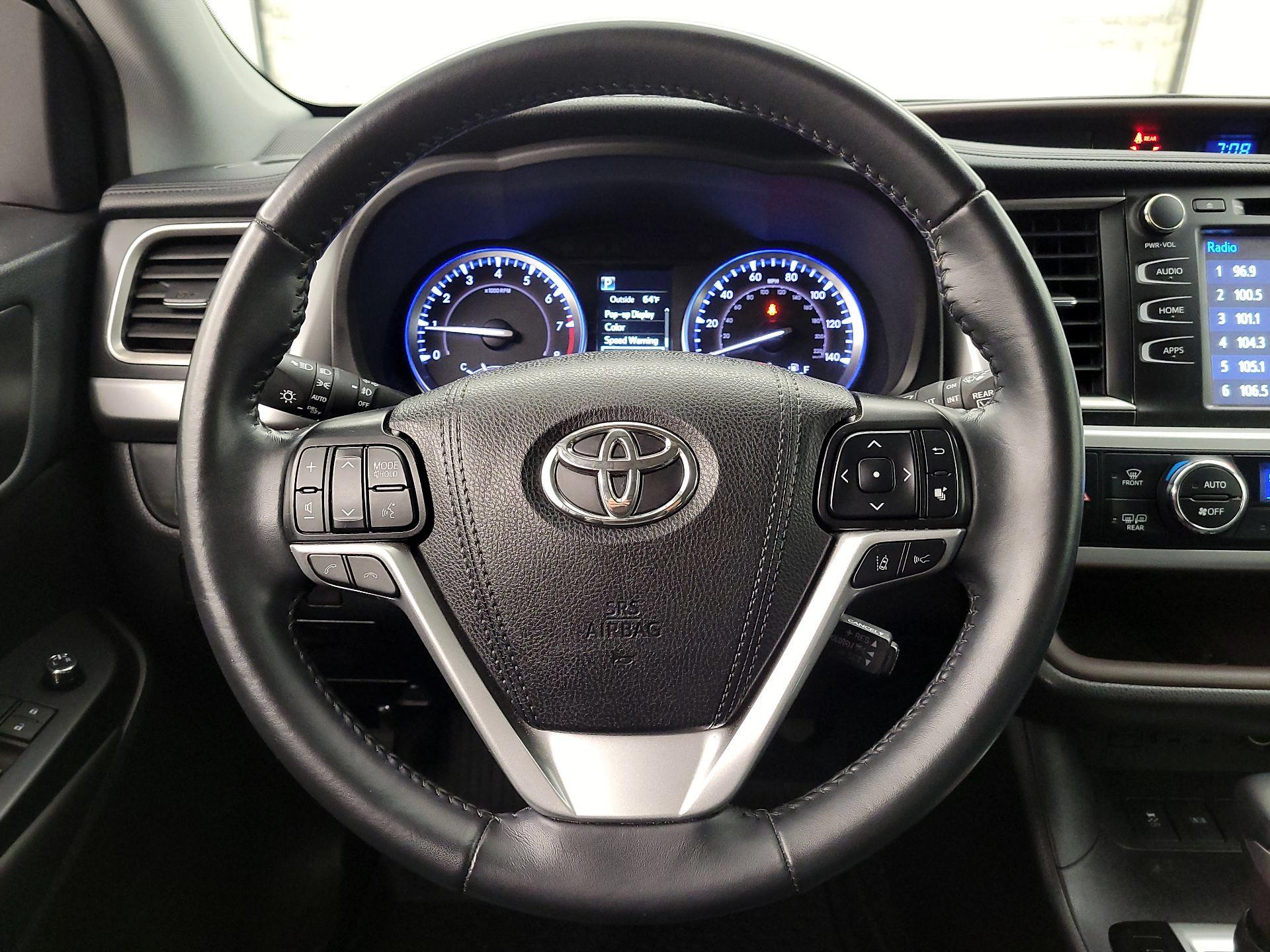 Thumbnail: 2019 Toyota Highlander - 10